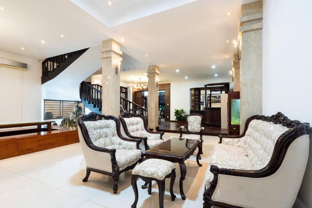 KN5 Holiday Villa