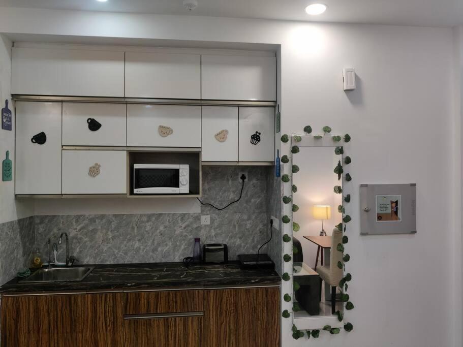 Chic Apartment#Couple Goal#High Rise#Balcony#condo view 5