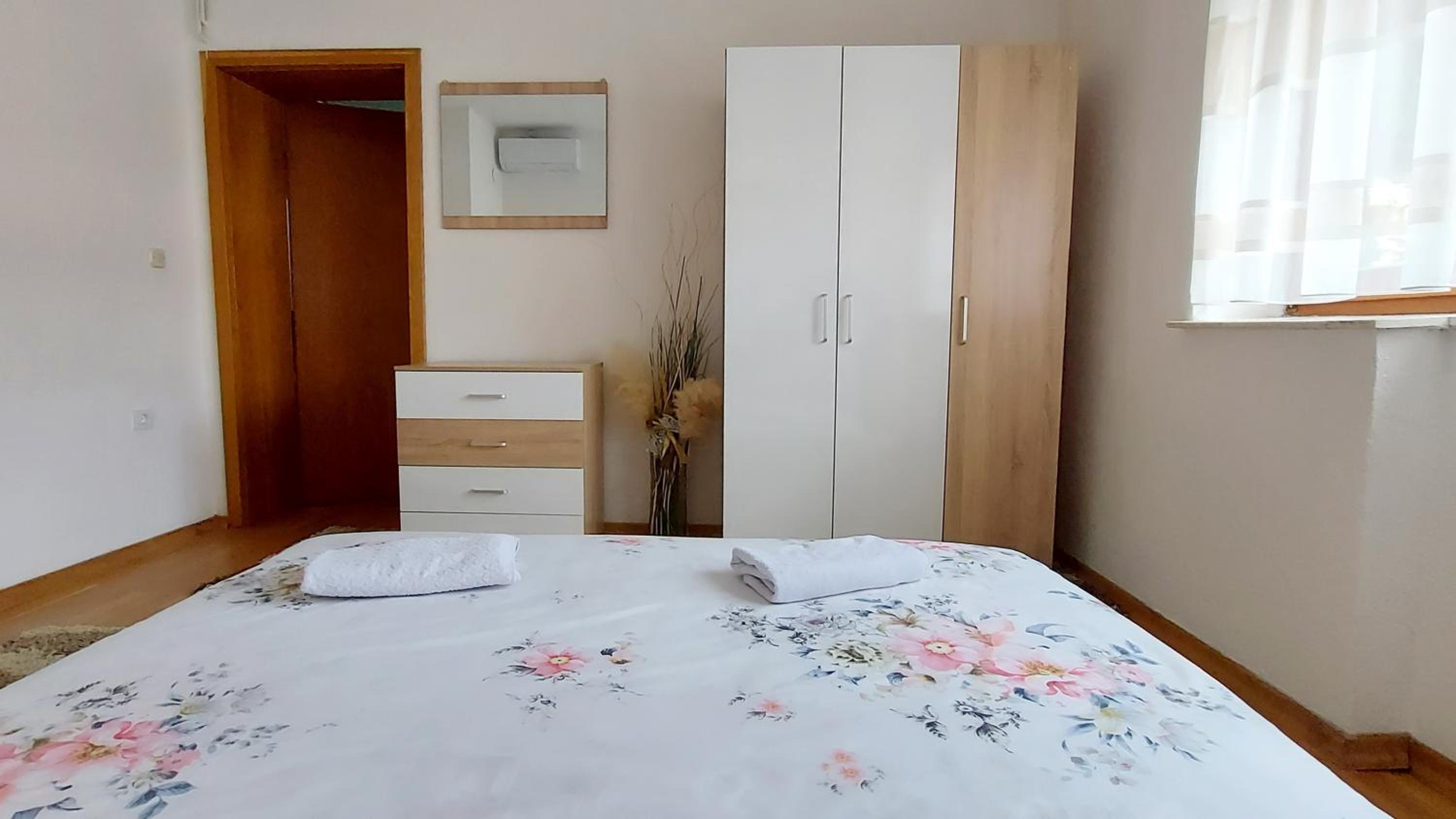 Feel Good Apartments in Center Free Parking