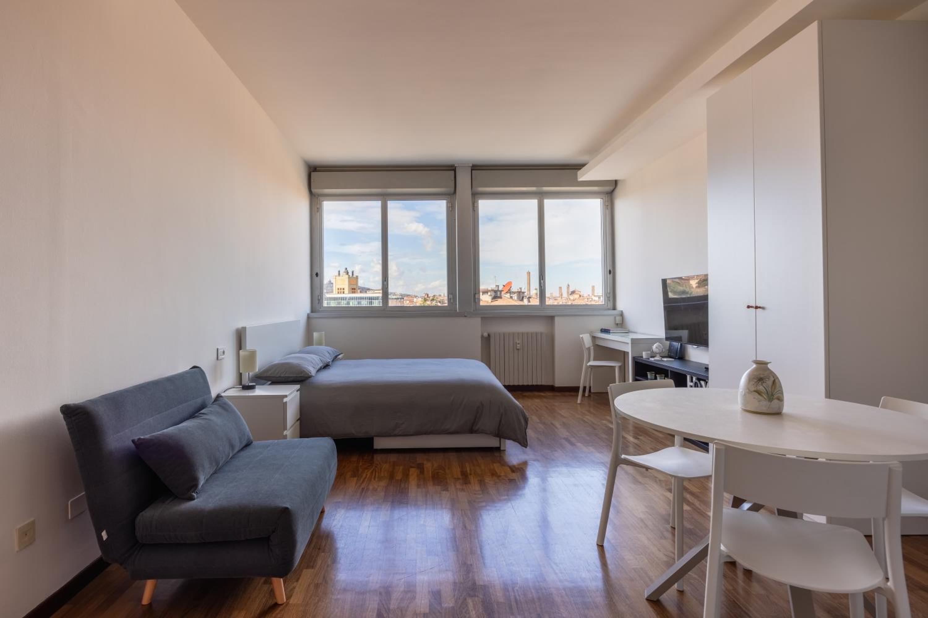 Paolo Fabbri Apartment view 3