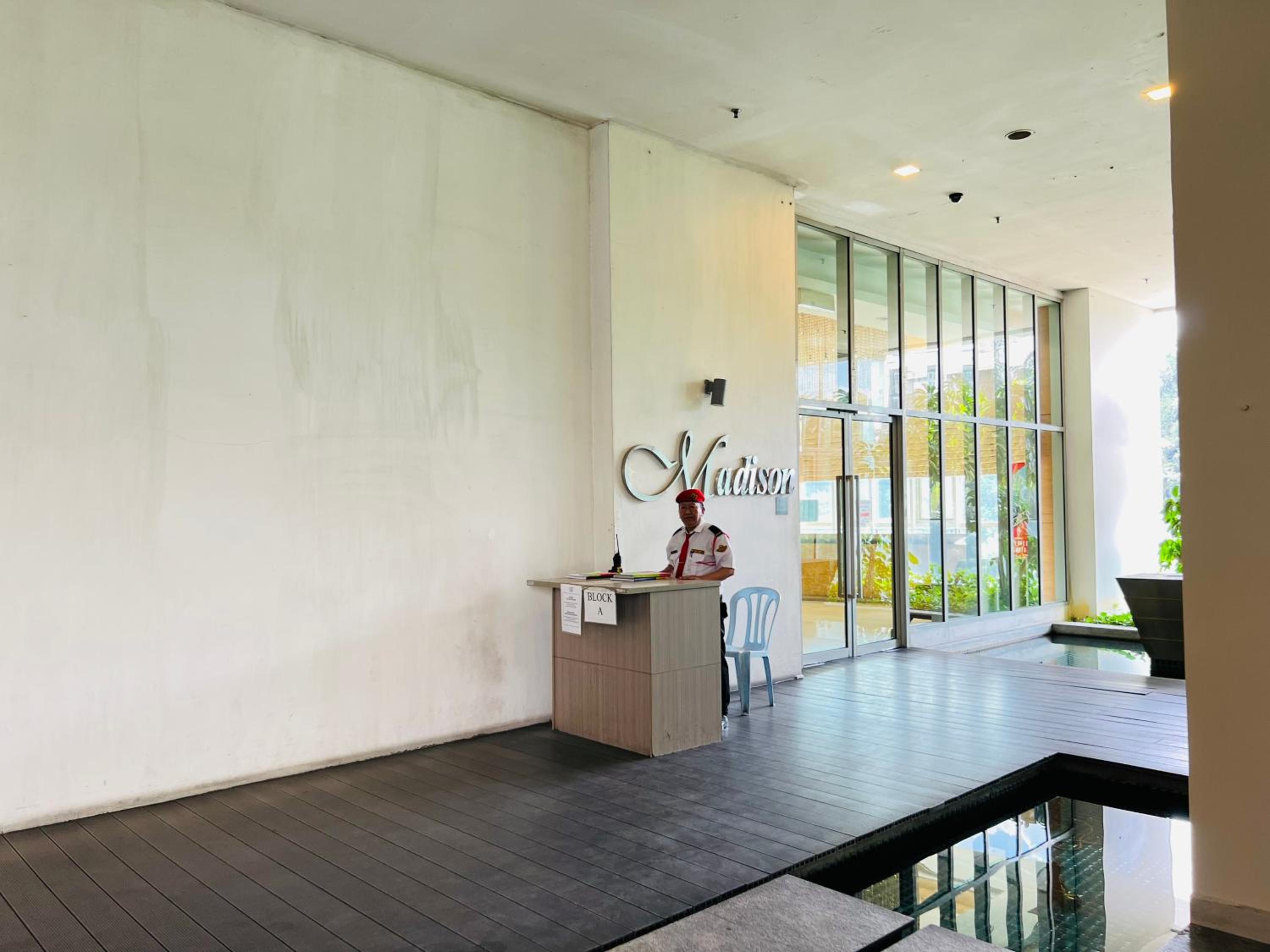 Spritz Empire Regalia Suites & Residence