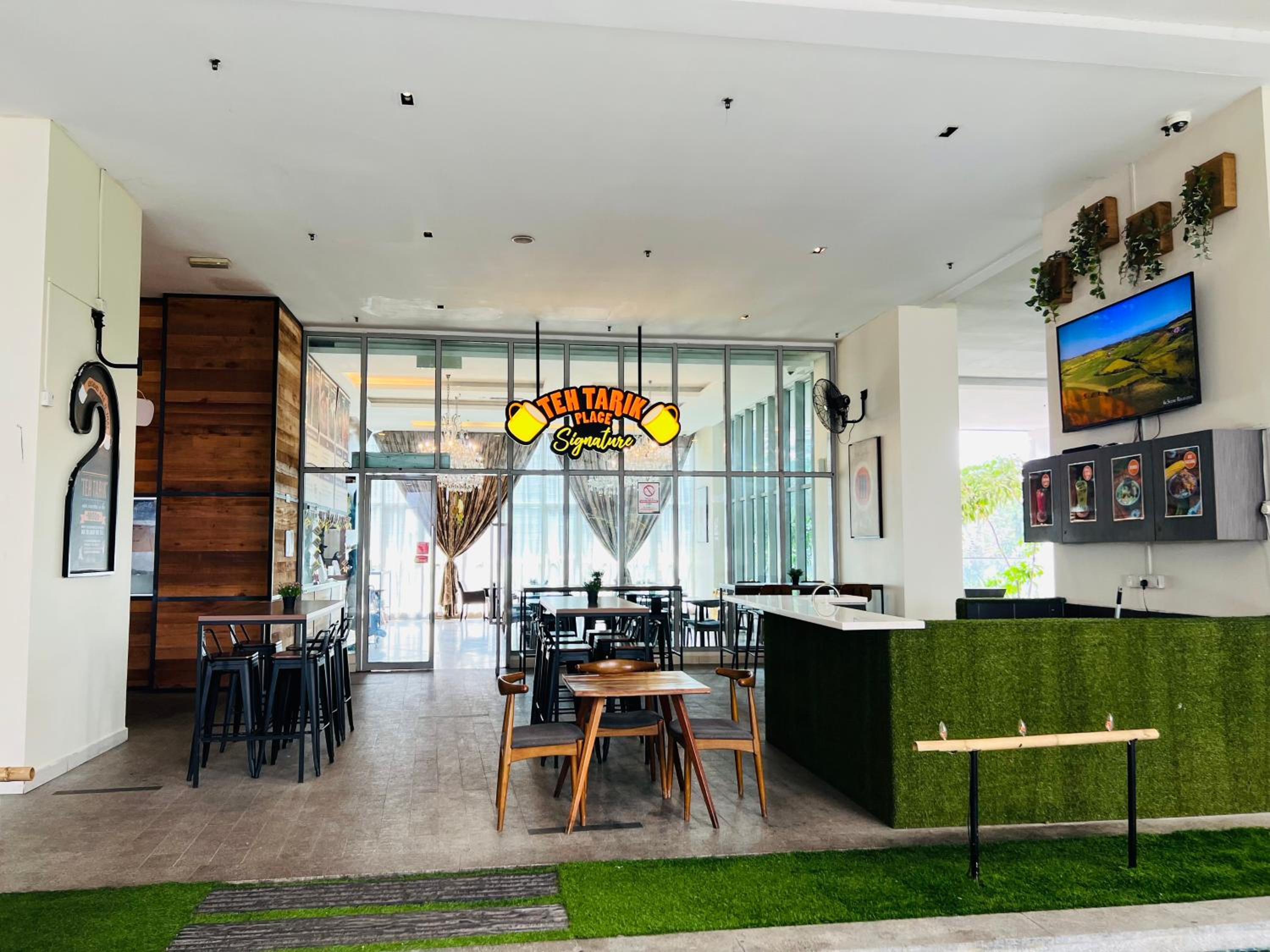 Spritz Empire Regalia Suites & Residence
