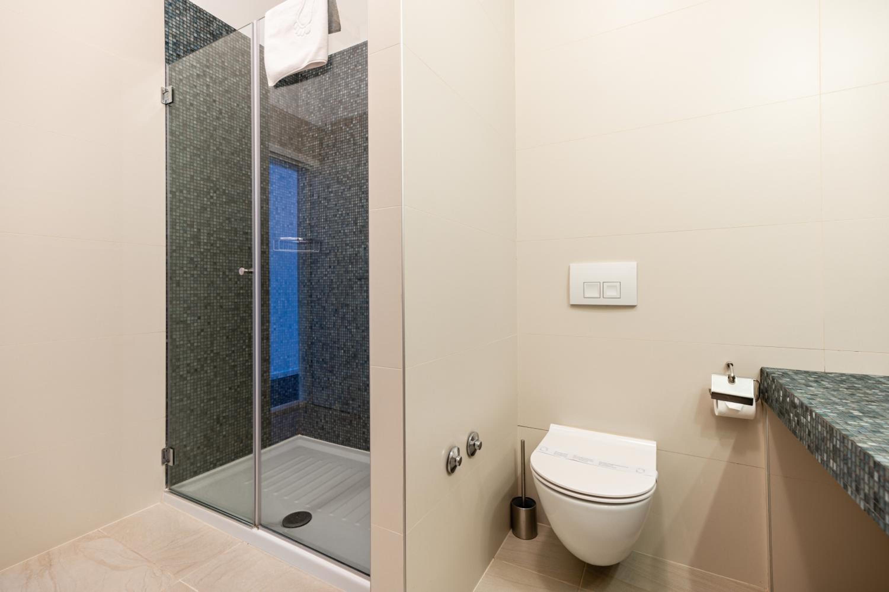 Azur Palace Luxury Rooms photo 43 of 116