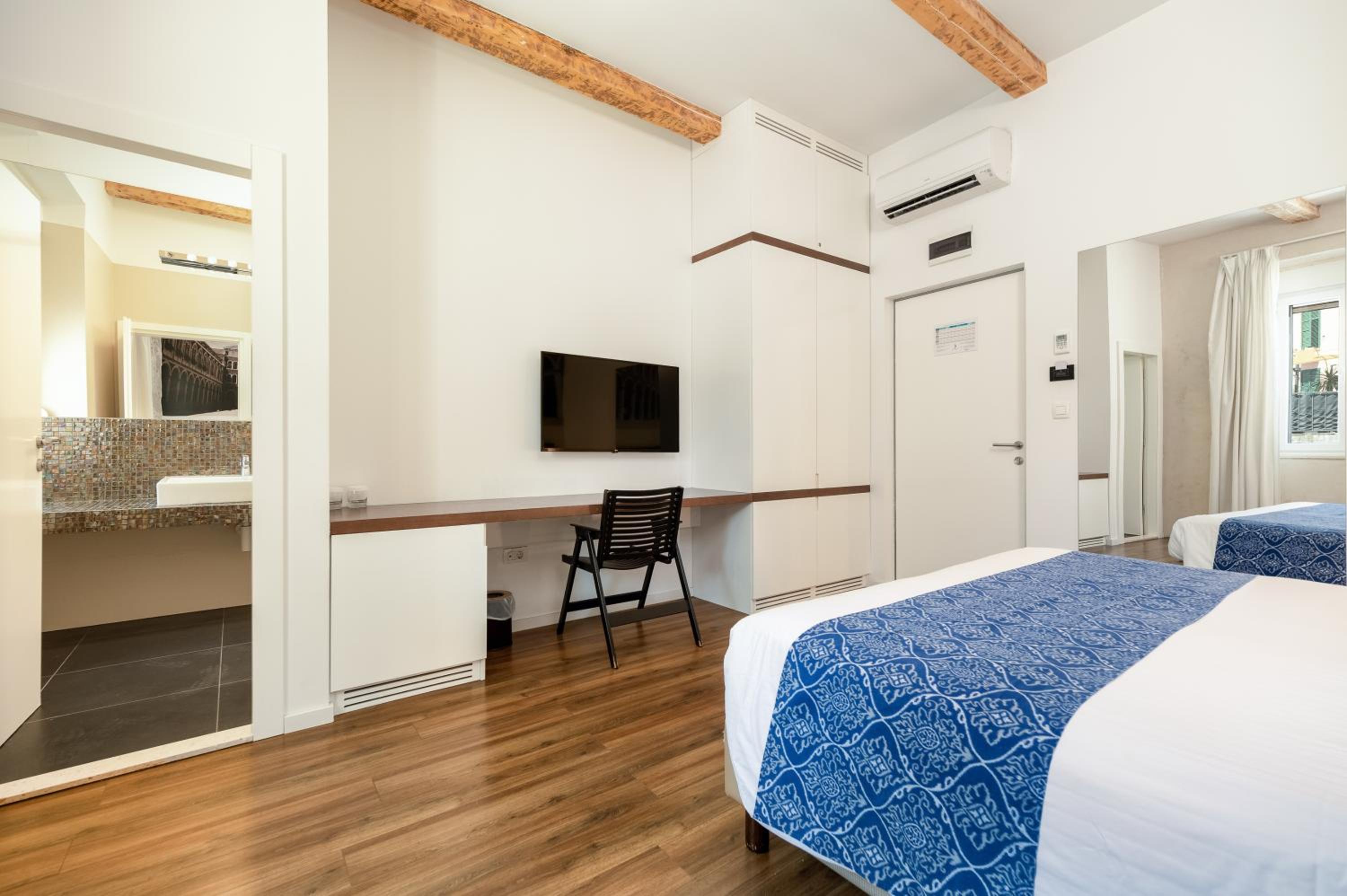 Azur Palace Luxury Rooms photo 65 of 116