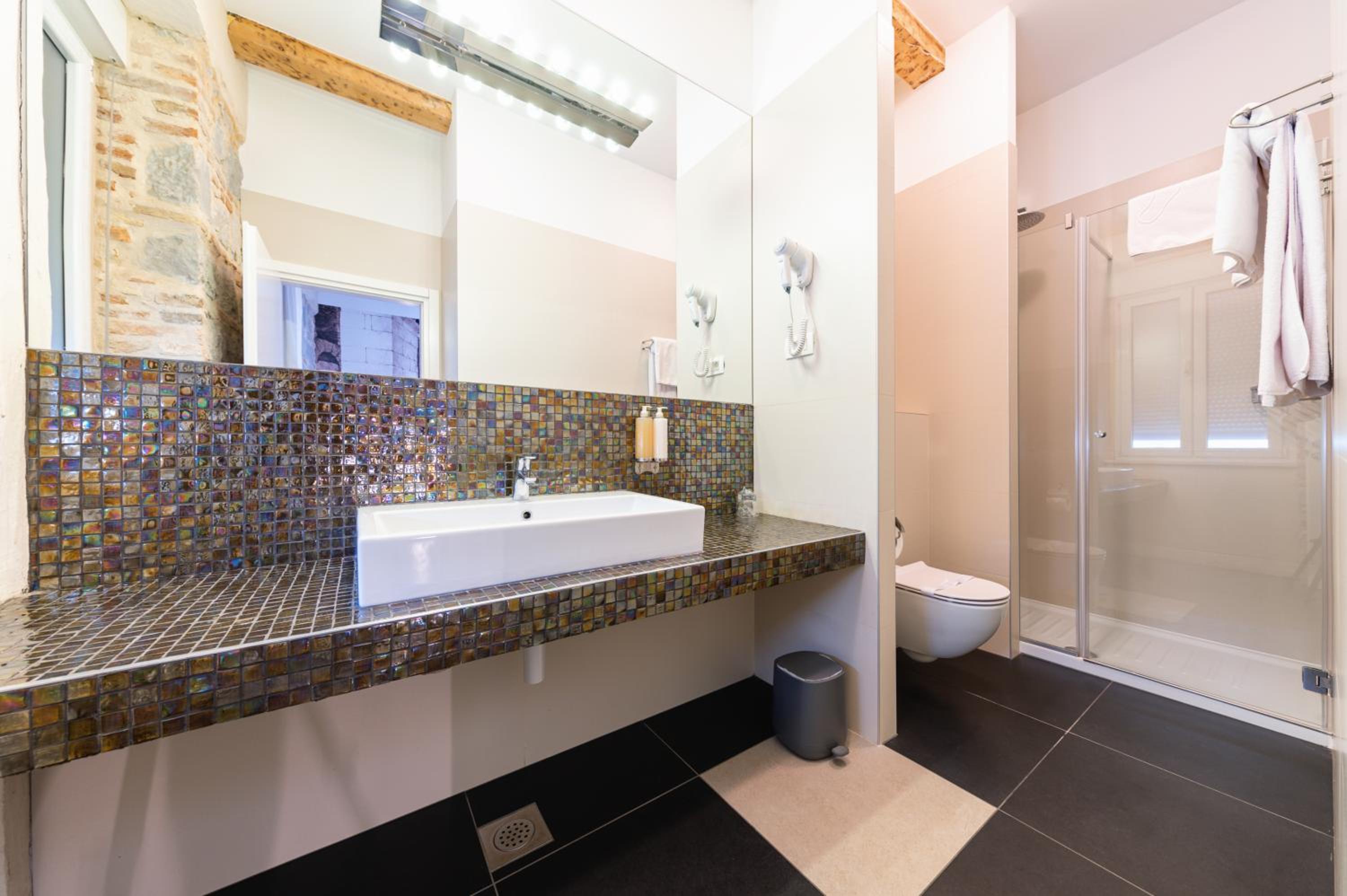 Azur Palace Luxury Rooms photo 50 of 116