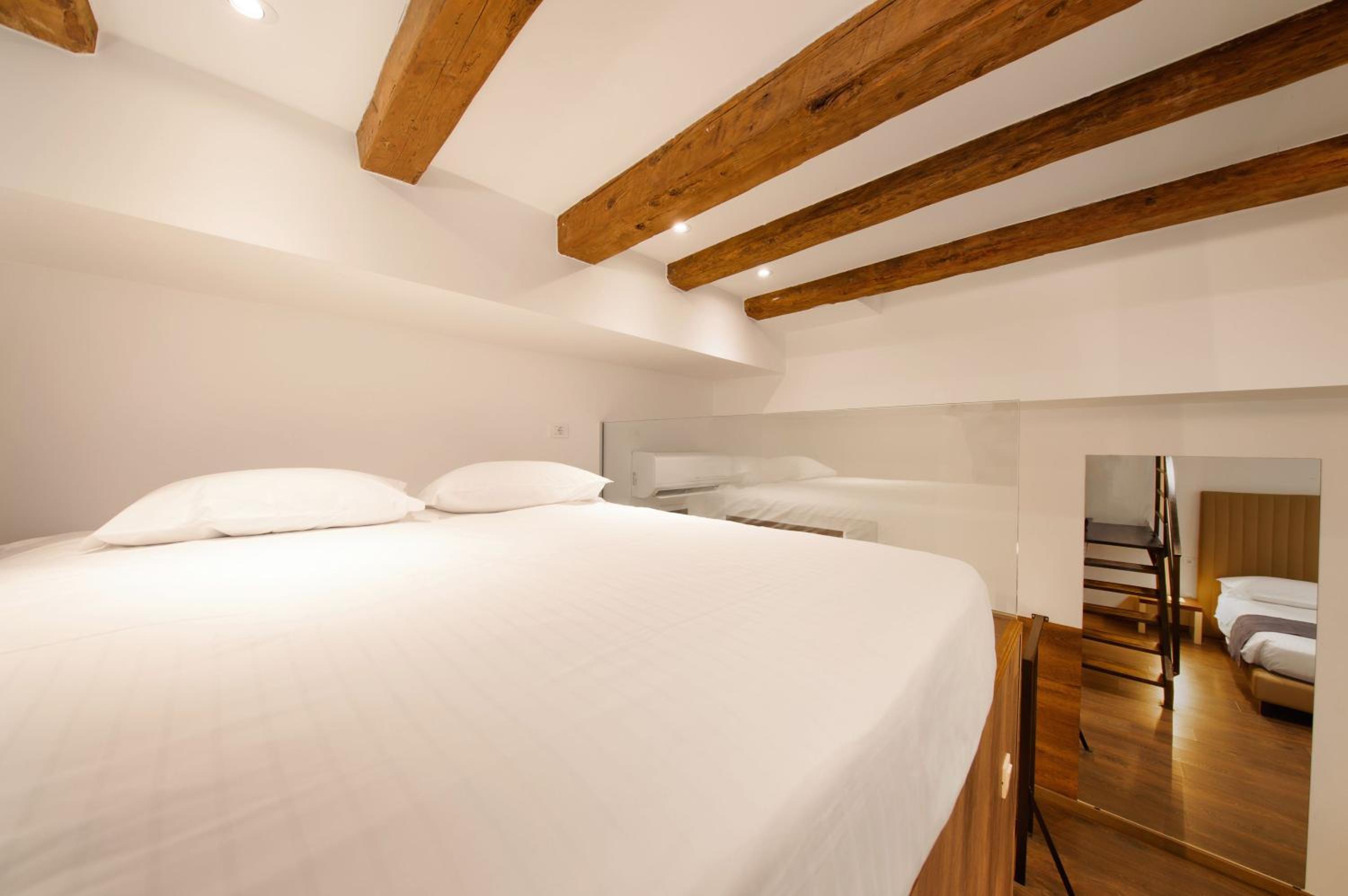 Azur Palace Luxury Rooms photo 92 of 116