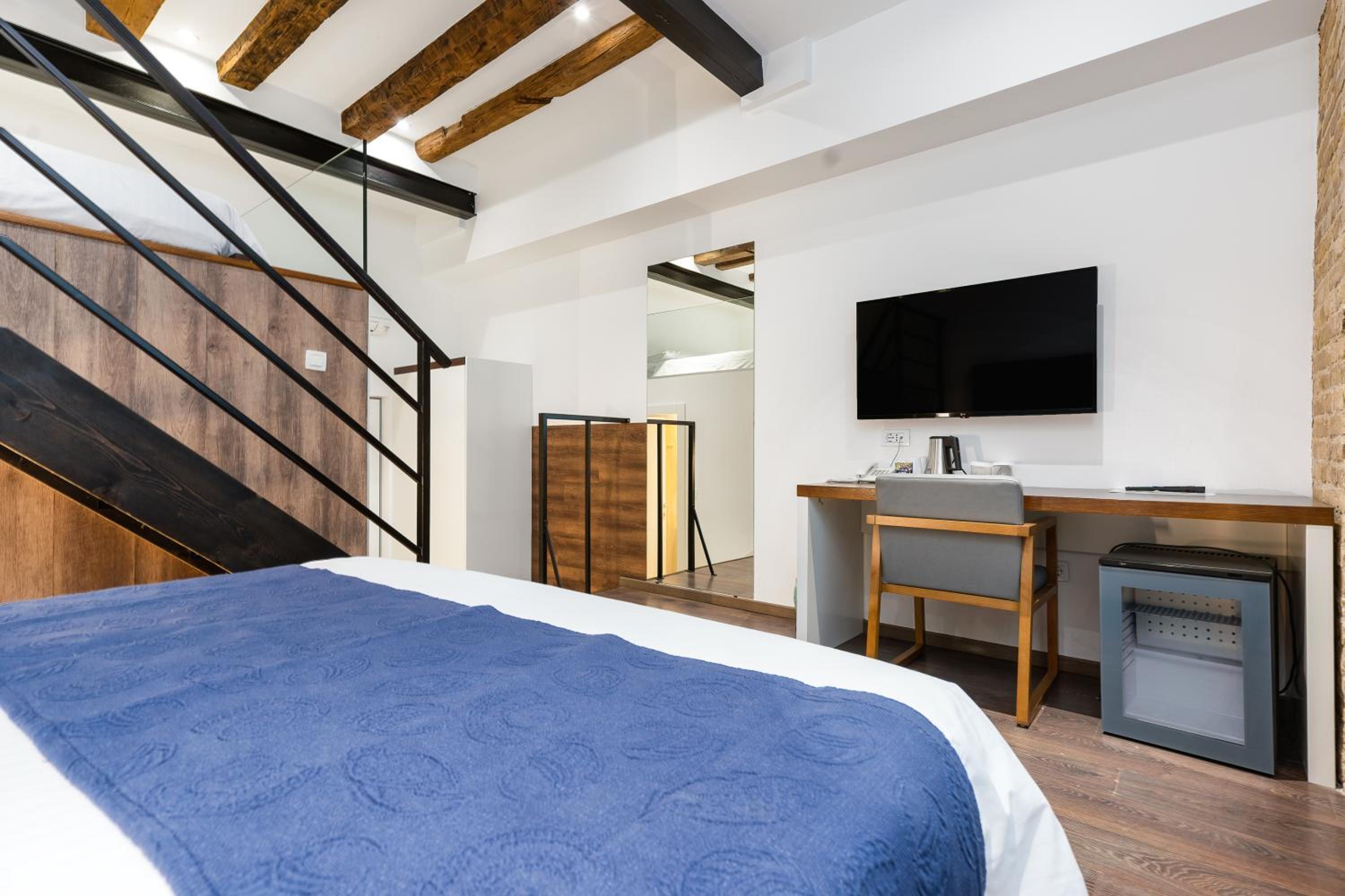 Azur Palace Luxury Rooms photo 95 of 116