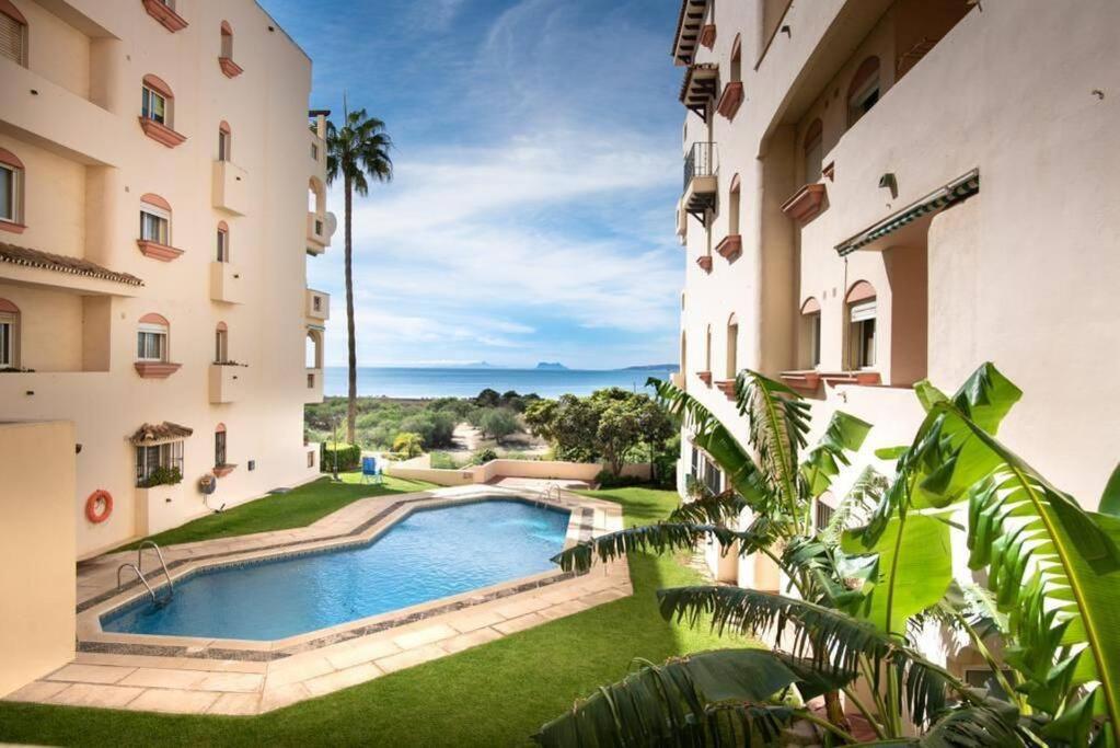 Urb. Marina Bay Apartment, Estepona view 3