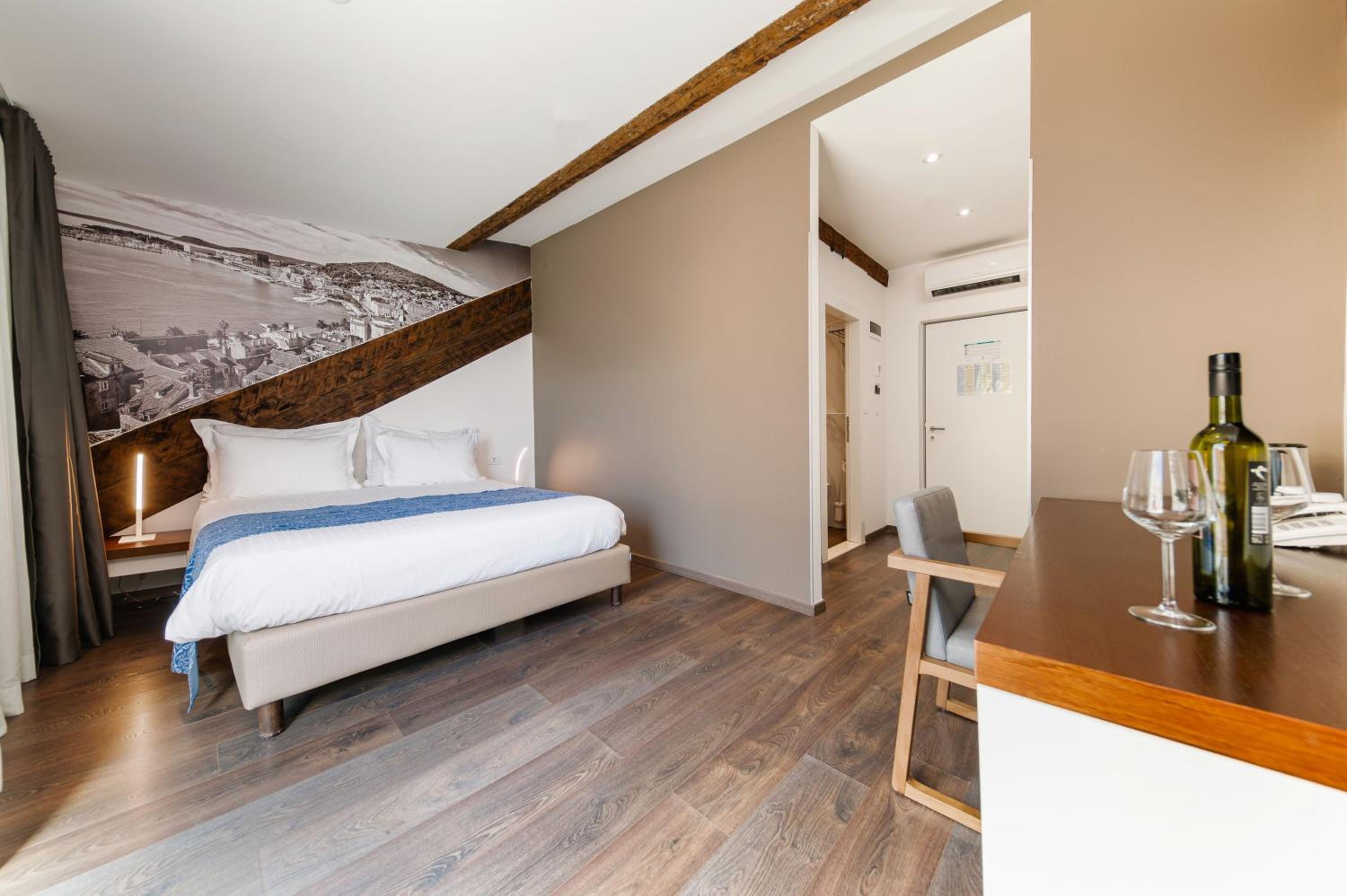 Azur Palace Luxury Rooms photo 41 of 116