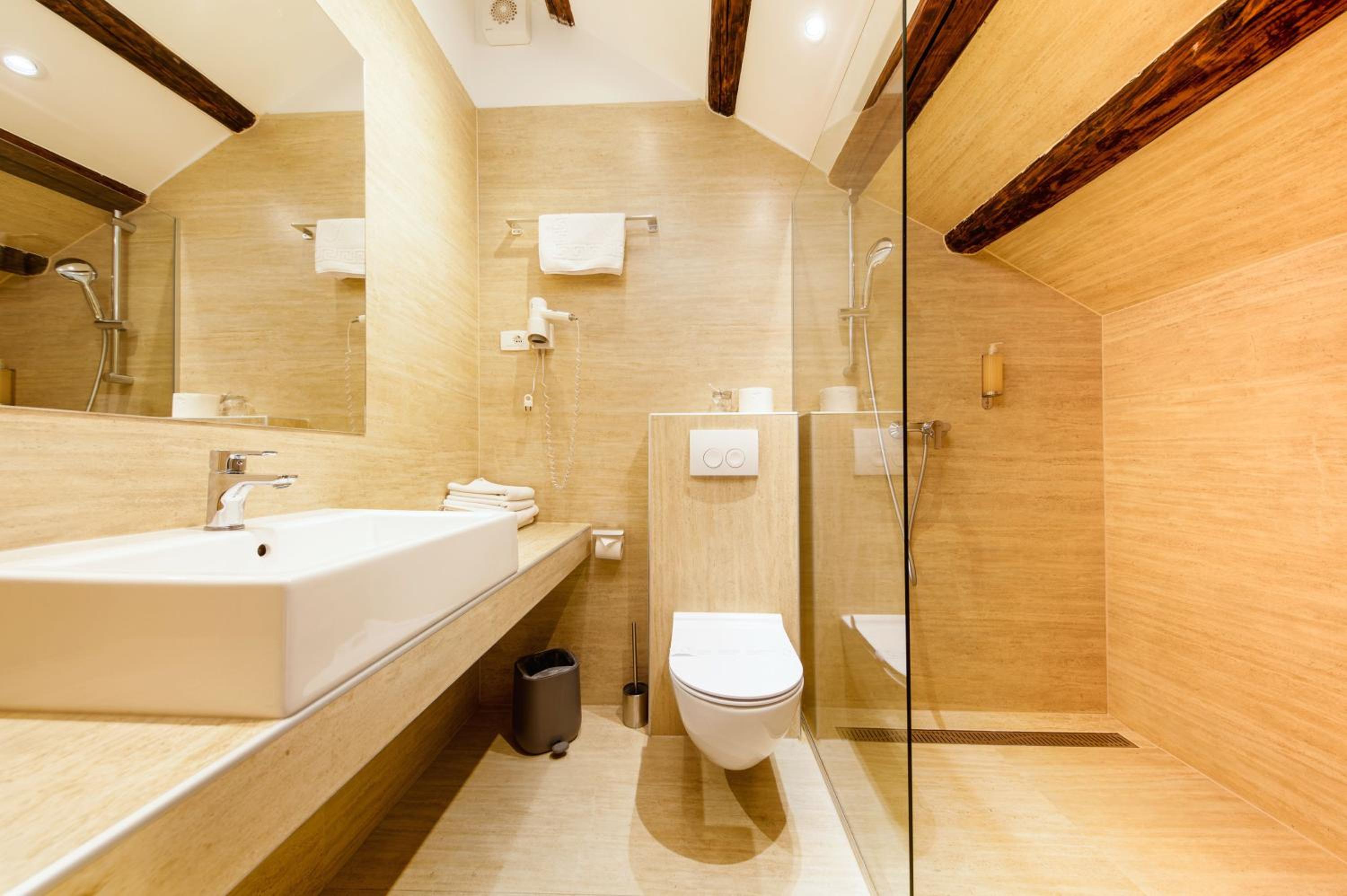 Azur Palace Luxury Rooms photo 90 of 116