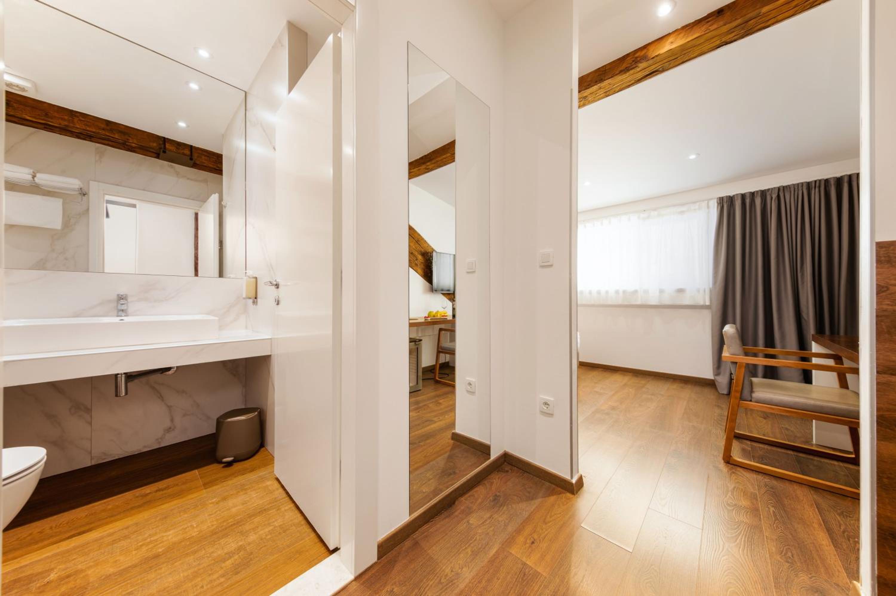 Azur Palace Luxury Rooms photo 32 of 116