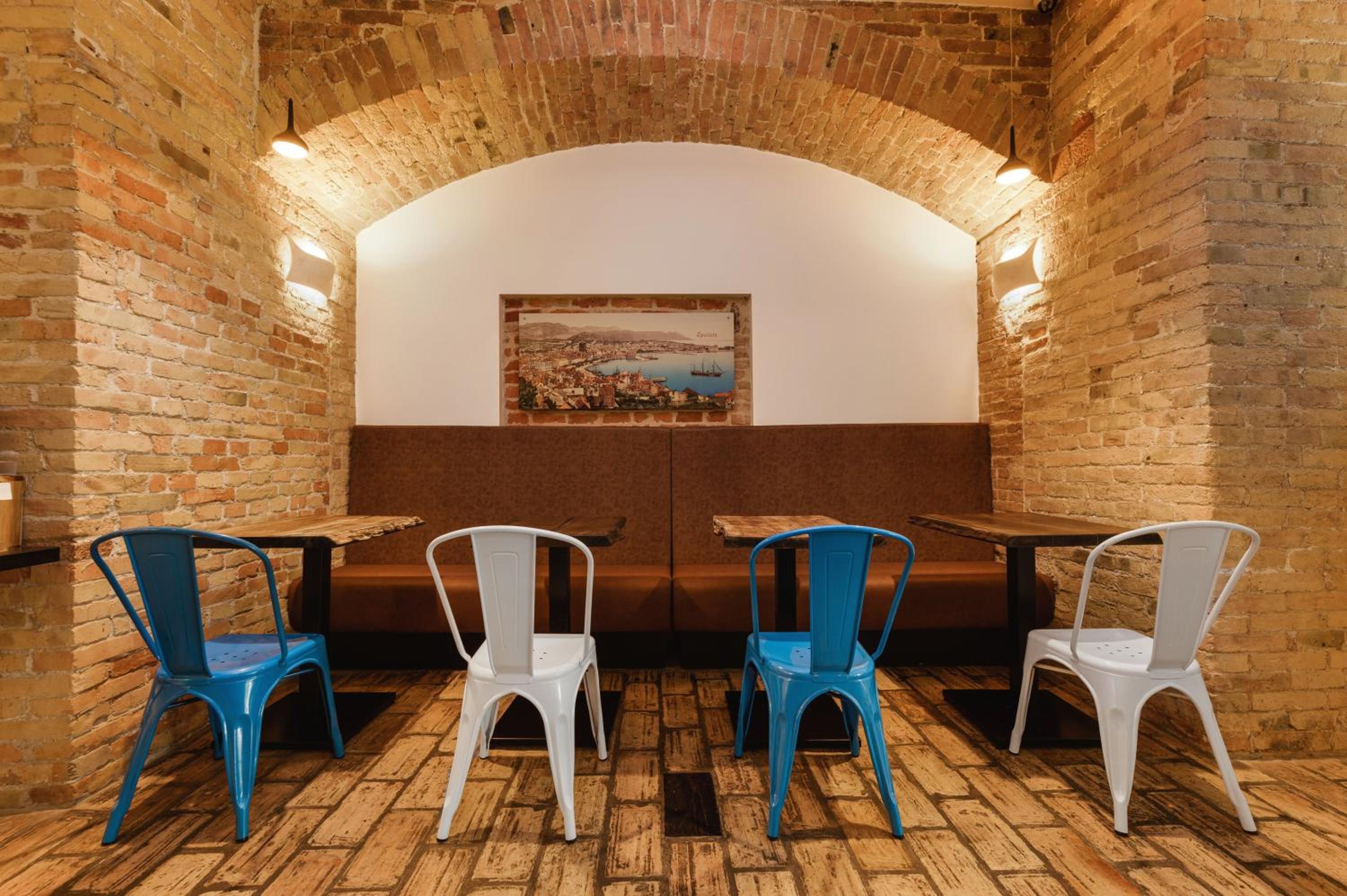 Azur Palace Luxury Rooms en Split — dining