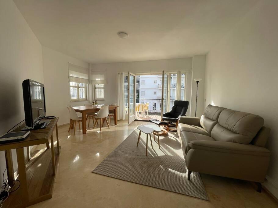 Hotel Luxury holiday at Tres Coronas Fuengirola - Image 1