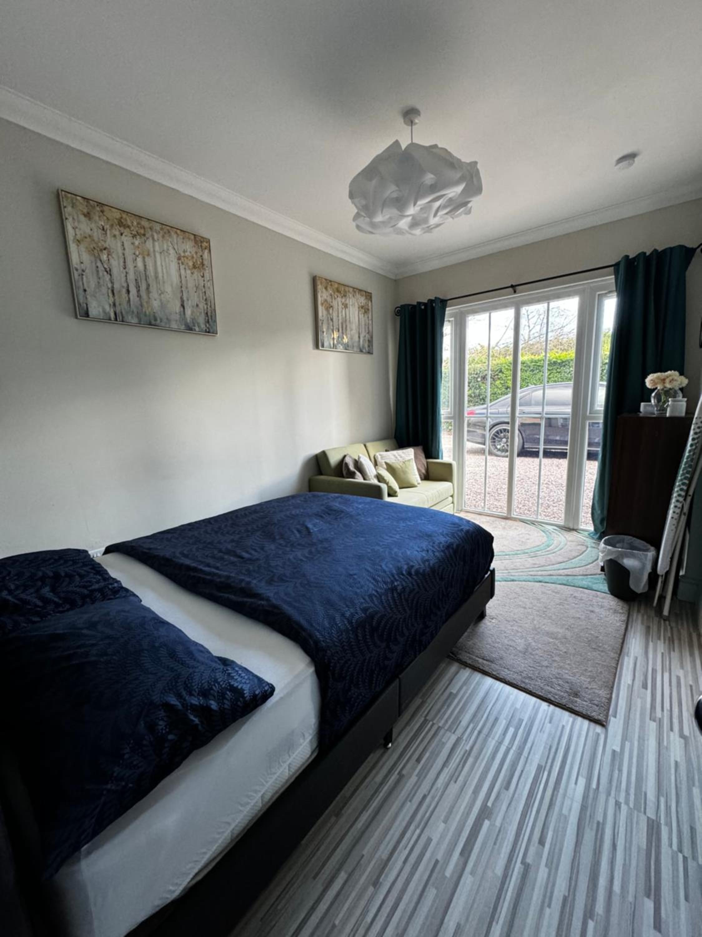 Adorable one-bed place in Cambridgeshire view 3
