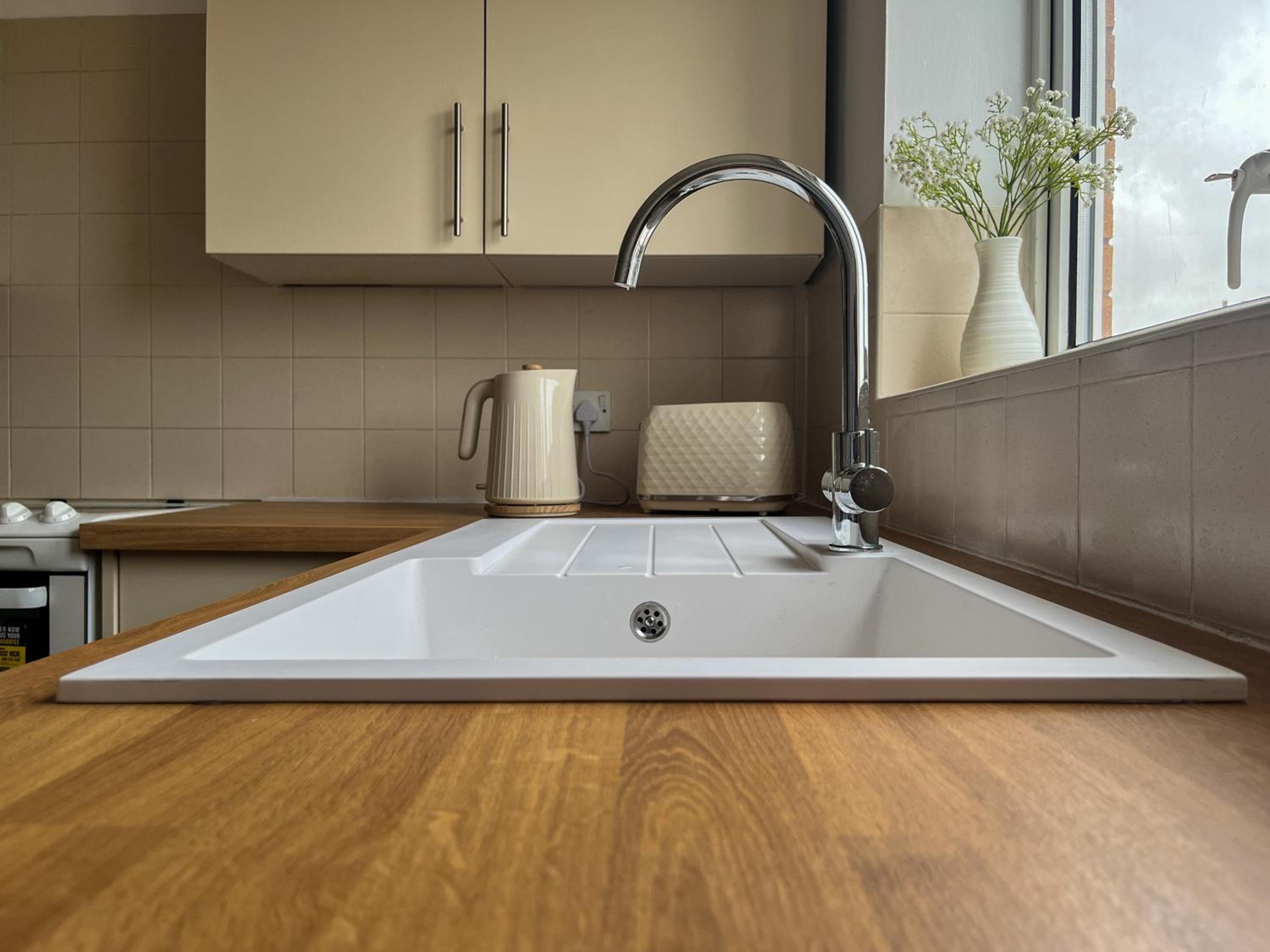 Stunning Central Flat w/ Parking