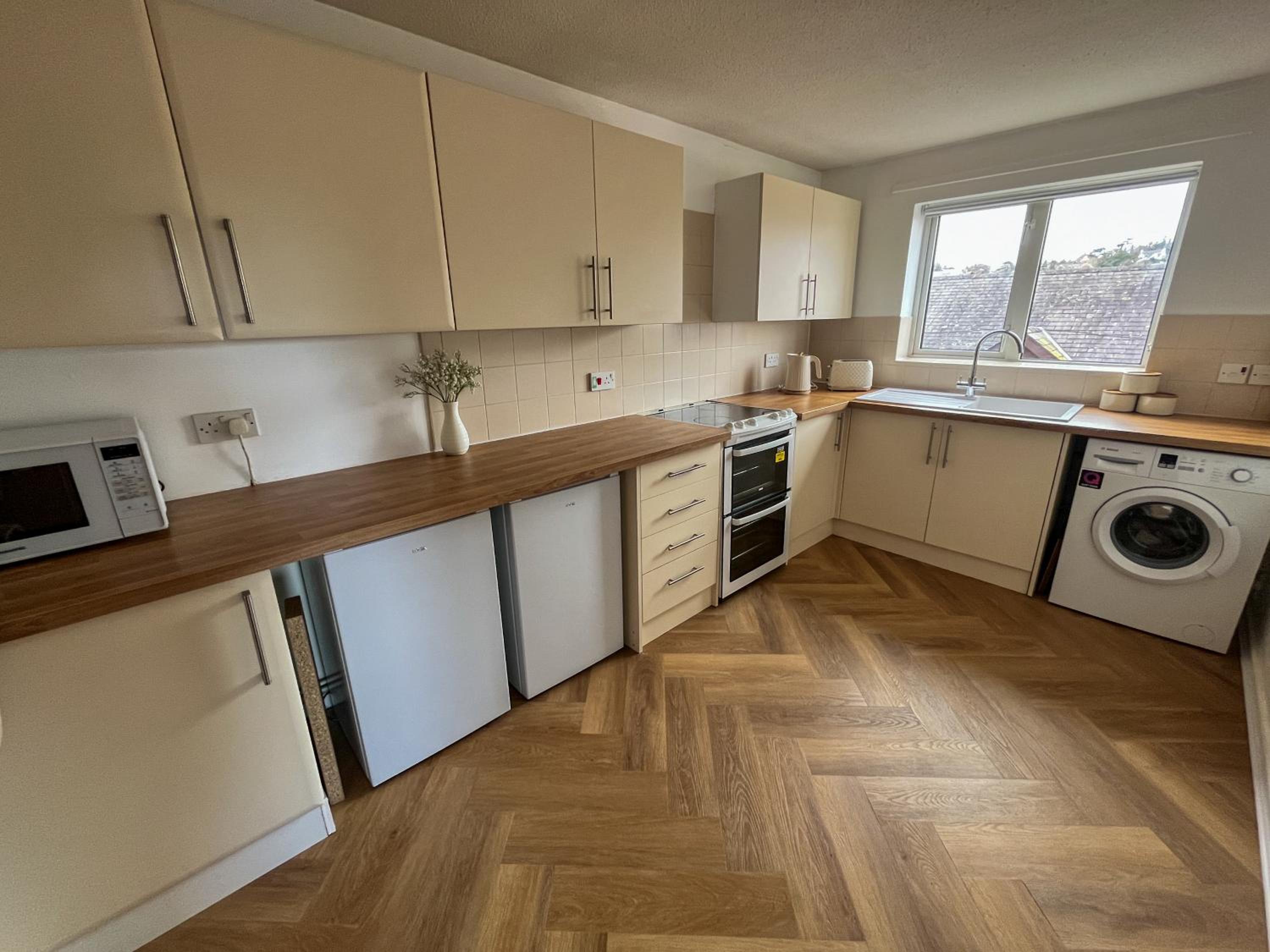 Stunning Central Flat w/ Parking