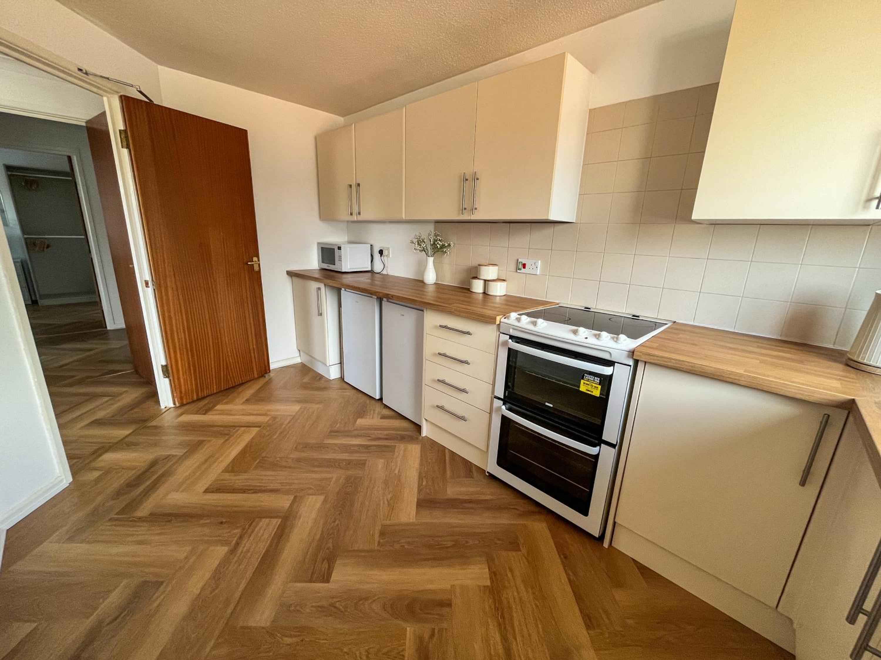 Stunning Central Flat w/ Parking