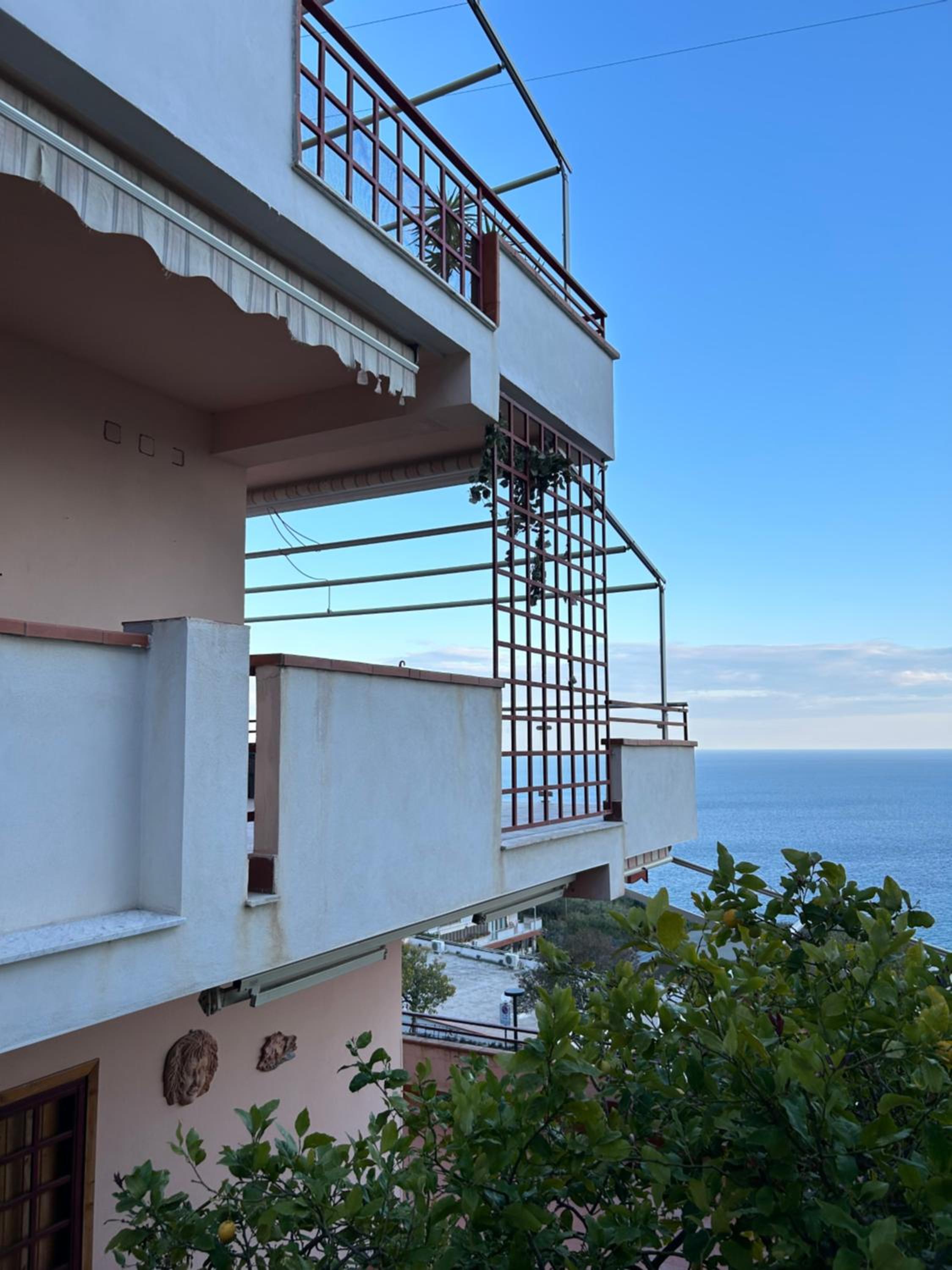 Casa Vacanze “Tropicana” view 4