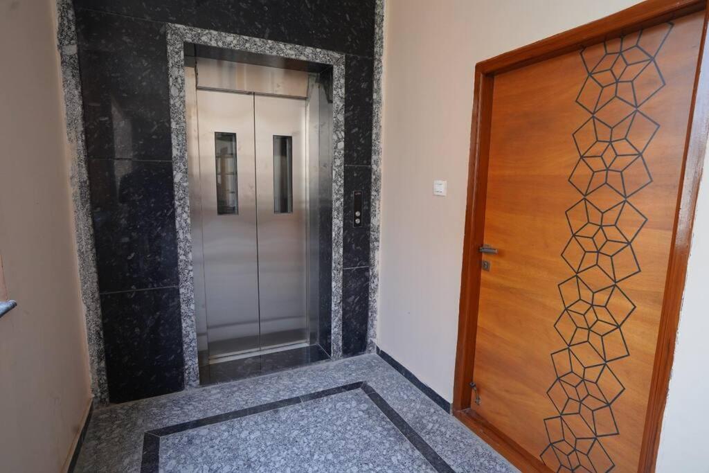 Chez Moi - 2BHK, Near US Embassy, Gachibowli view 3