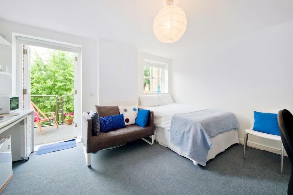 Zone 1! 2 bed duplex Apartment!