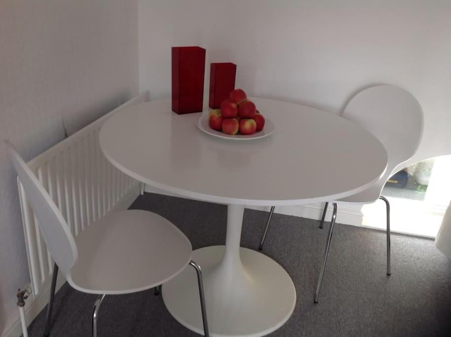 Zone 1! 2 bed duplex Apartment!