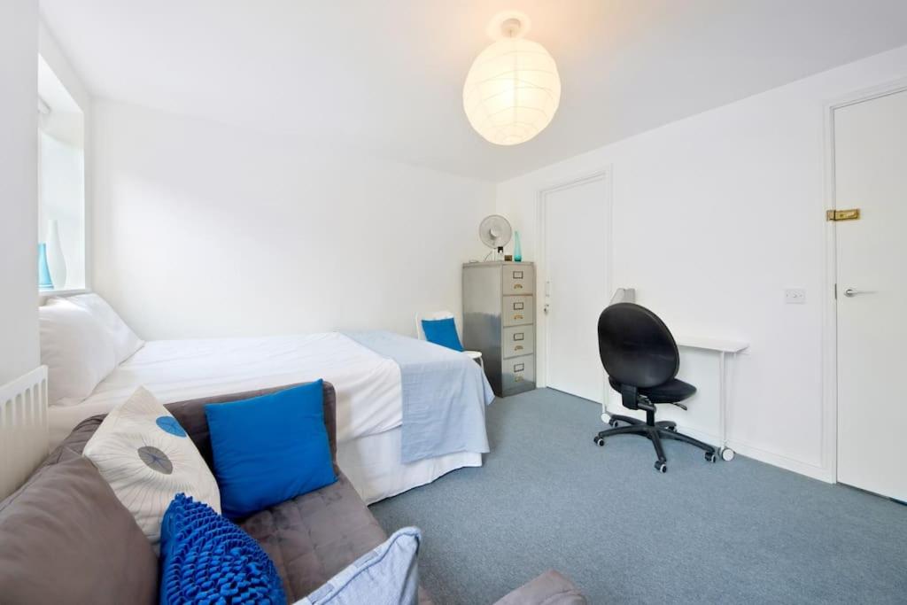 Zone 1! 2 bed duplex Apartment!