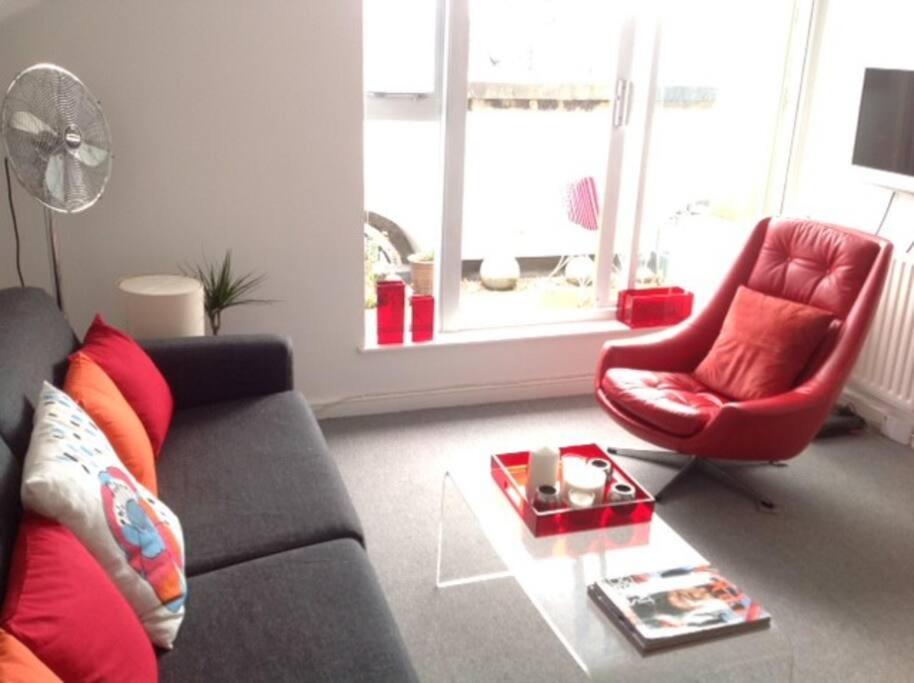 Zone 1! 2 bed duplex Apartment!