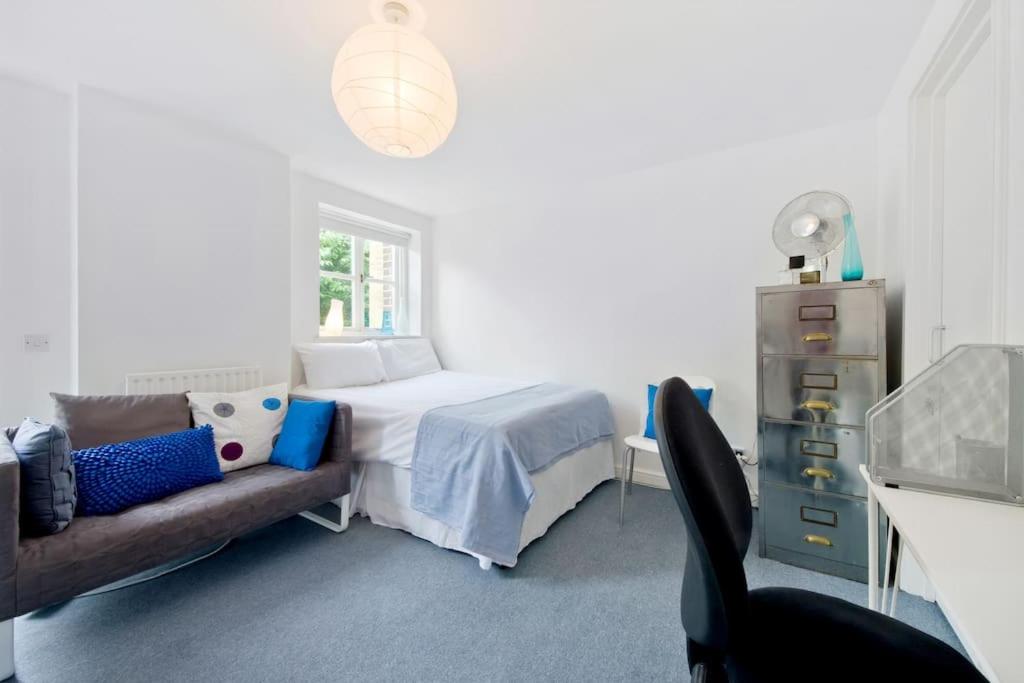 Zone 1! 2 bed duplex Apartment!
