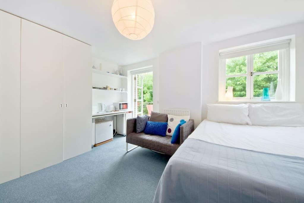 Zone 1! 2 bed duplex Apartment!