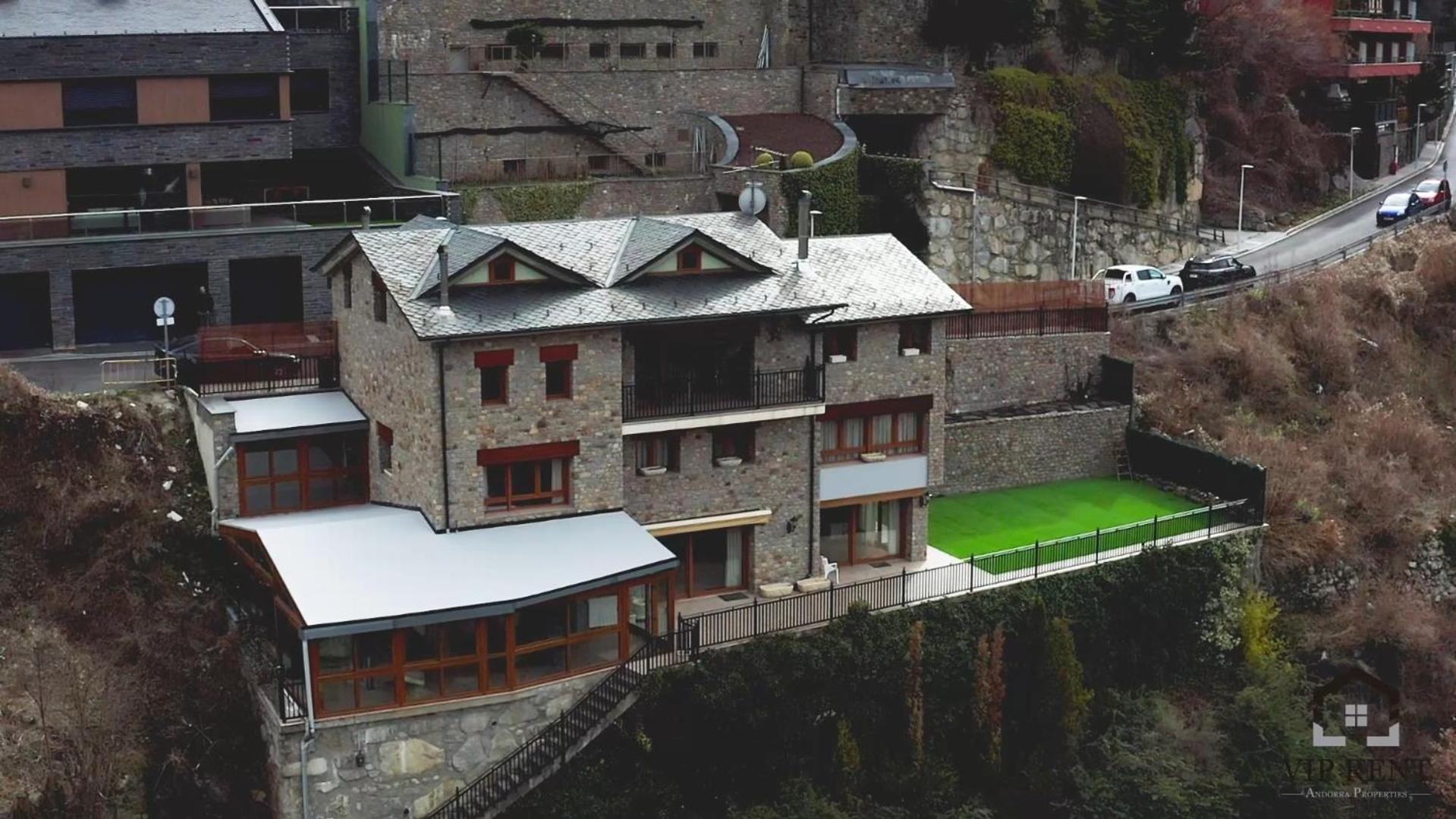 Can Noguer Chalet de Lujo en Escaldes ,vistas panorámicas, jacuzzi