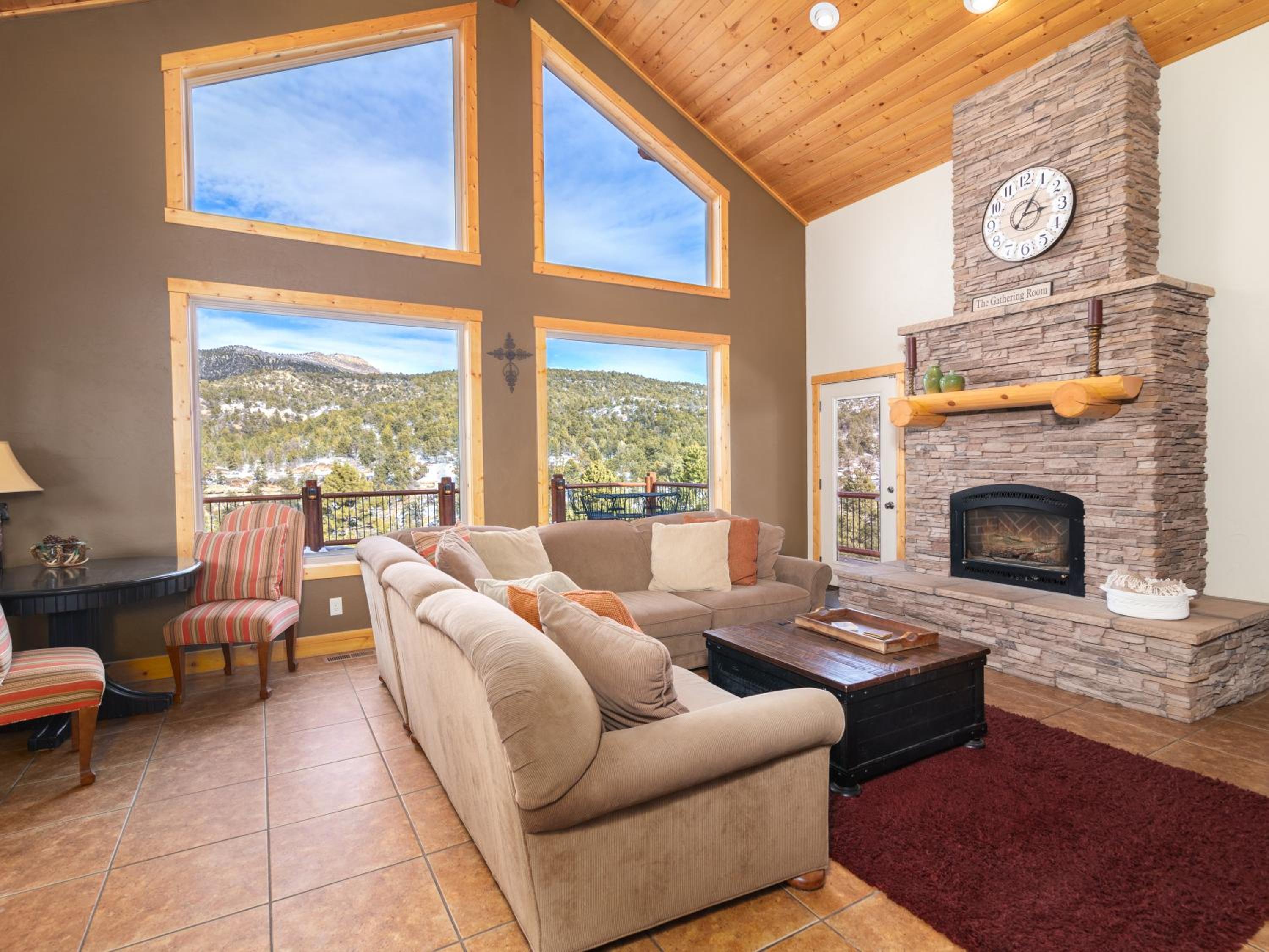 Escape to Tranquility: Amazing Cabin Near Zion view 2