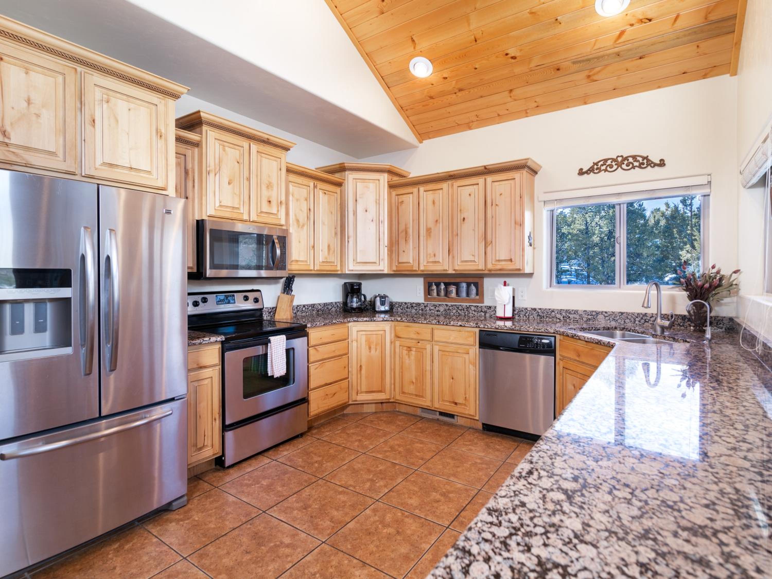 Escape to Tranquility: Amazing Cabin Near Zion view 5