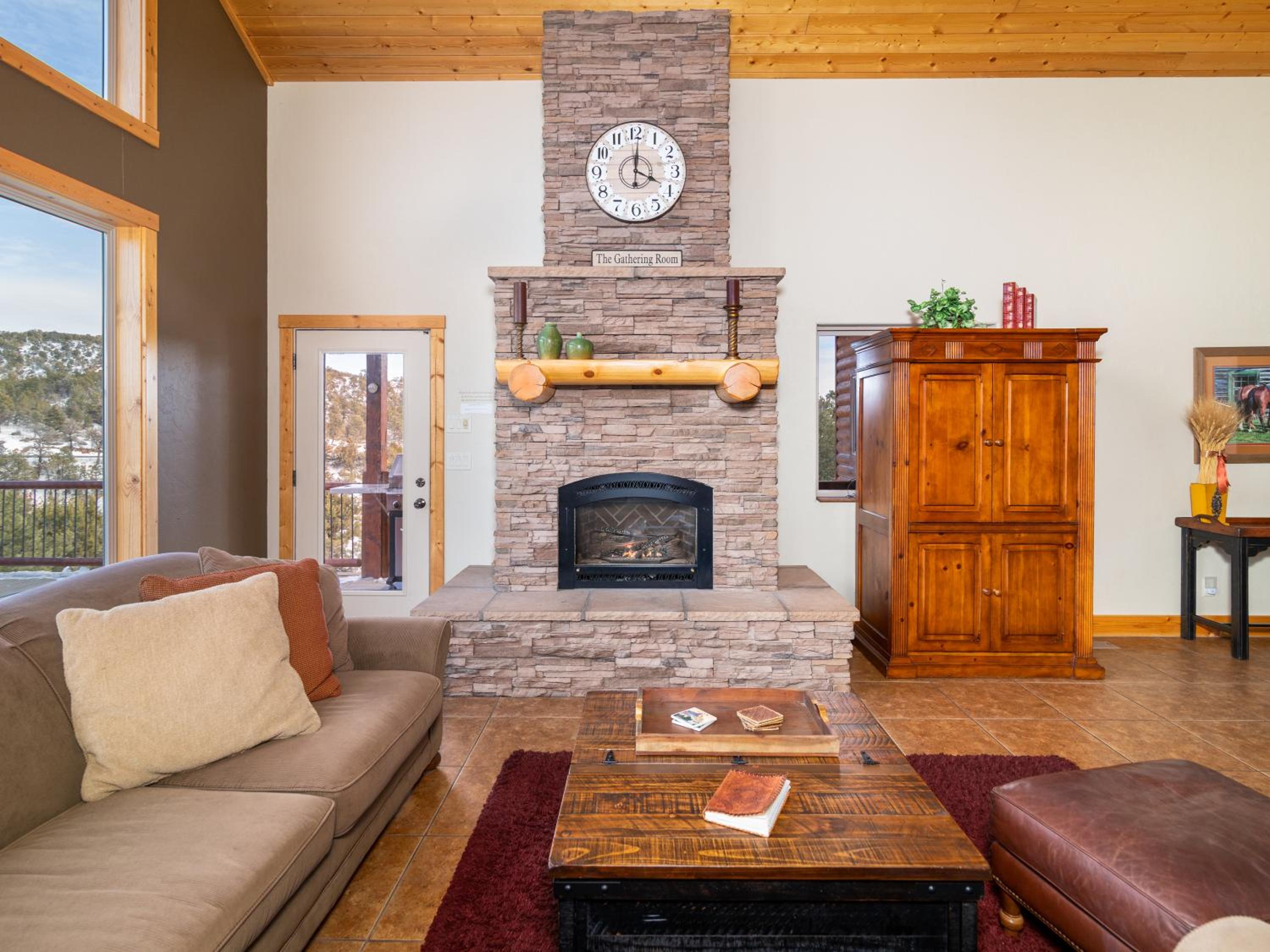 Escape to Tranquility: Amazing Cabin Near Zion view 4