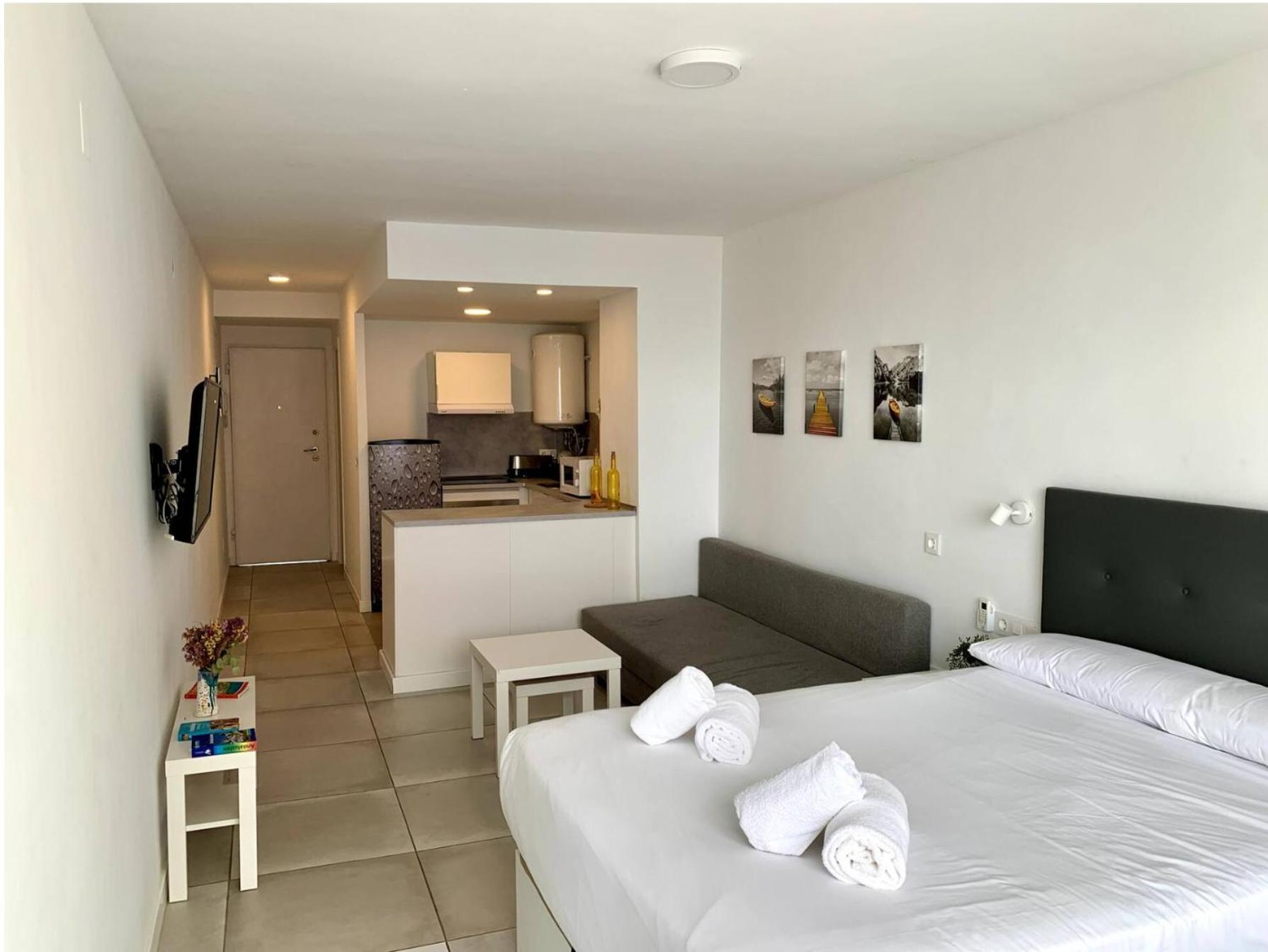 Inviting Studio with Sea View