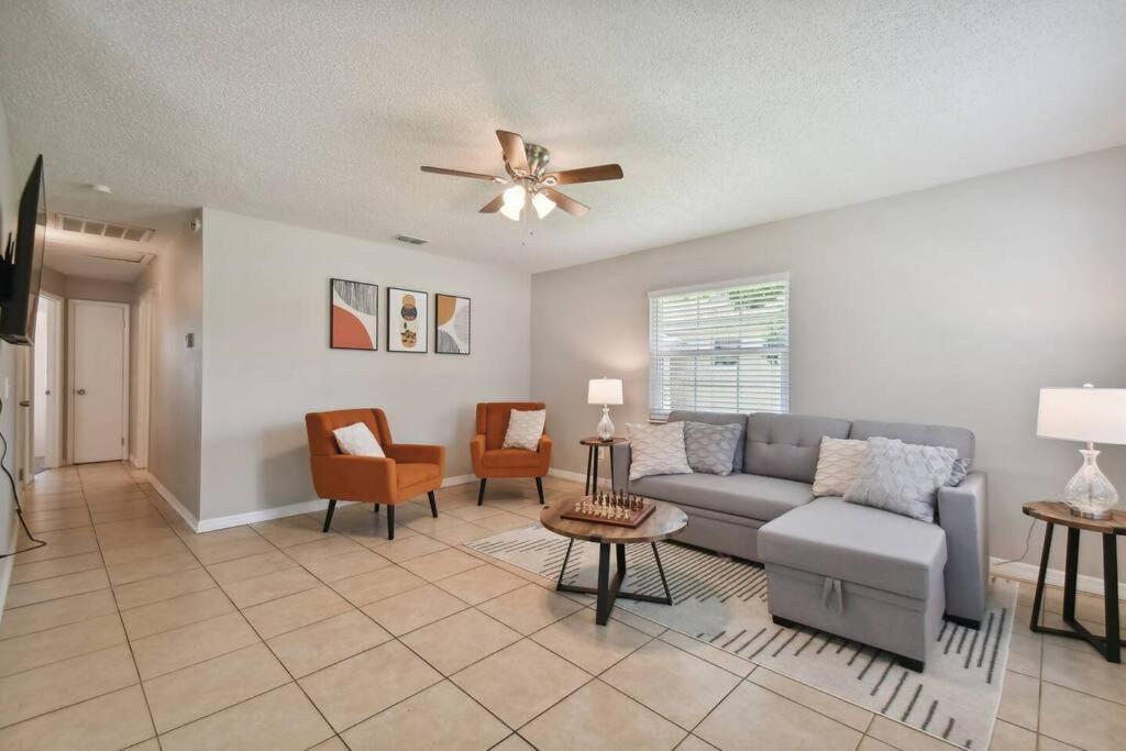 Comfortable Home in Dade City! view 3