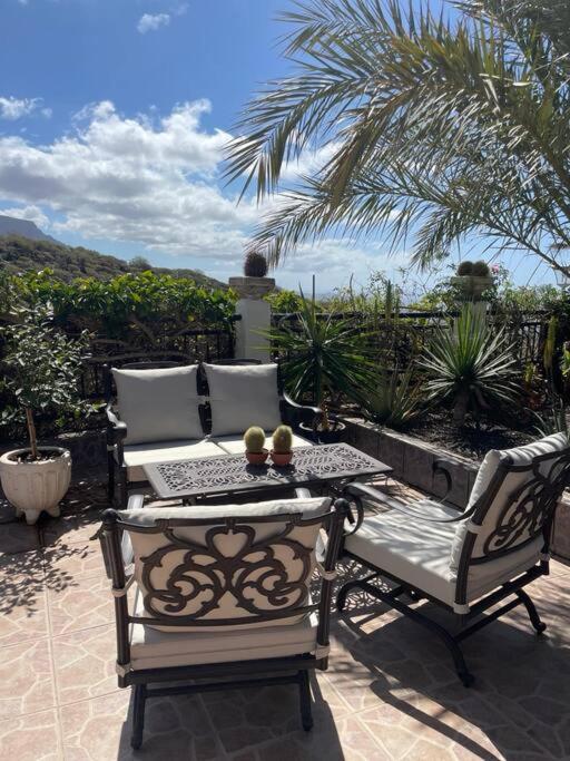 Maravilla Villa with Sea Views