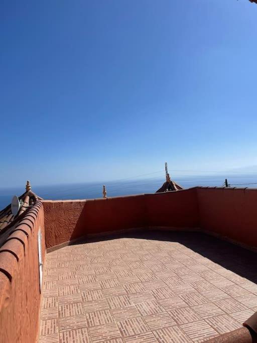 Maravilla Villa with Sea Views