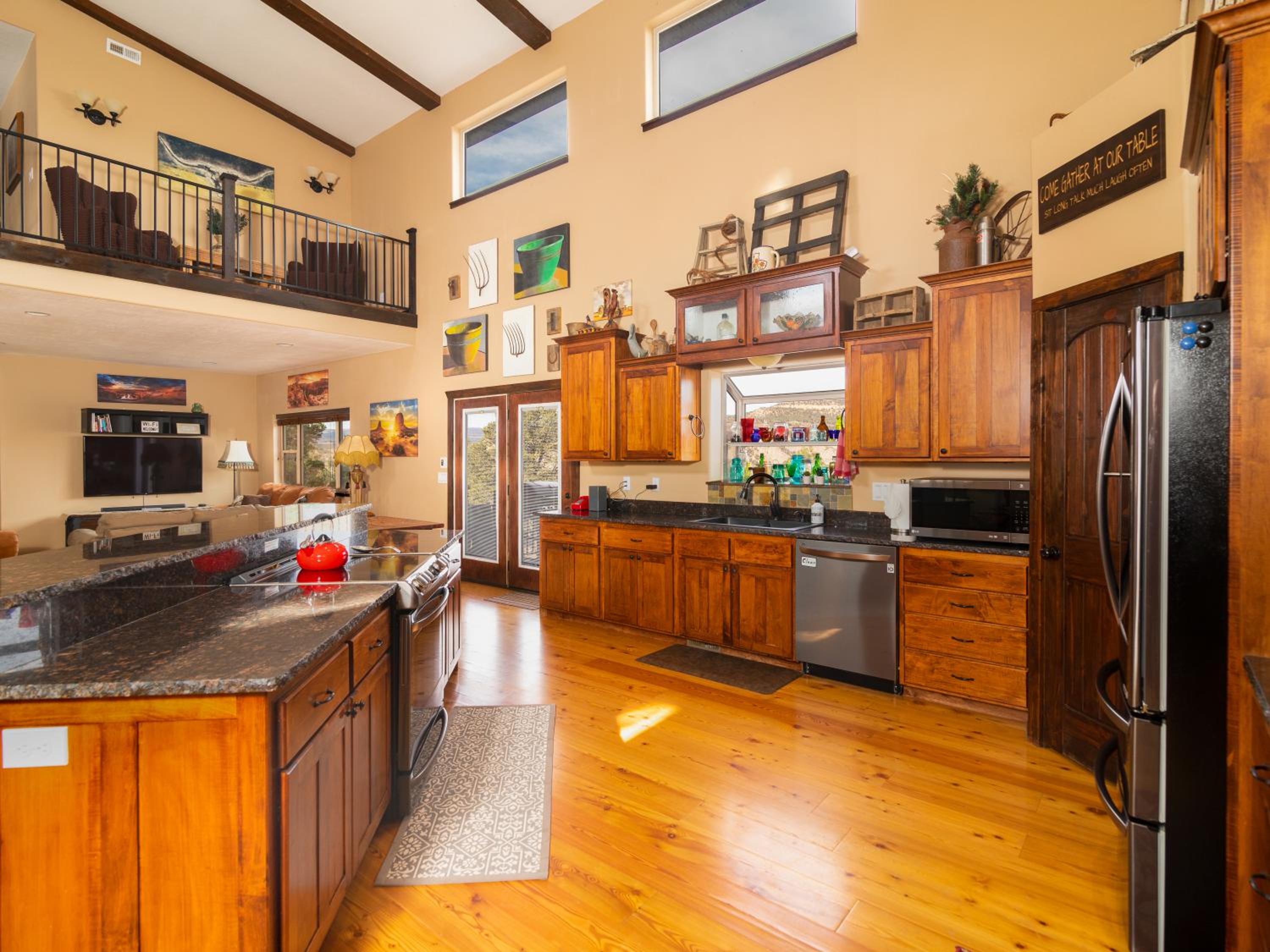 Red Hollow Ranch- Pet Friendly, Walking distance to Slot Canyon, Private view 5