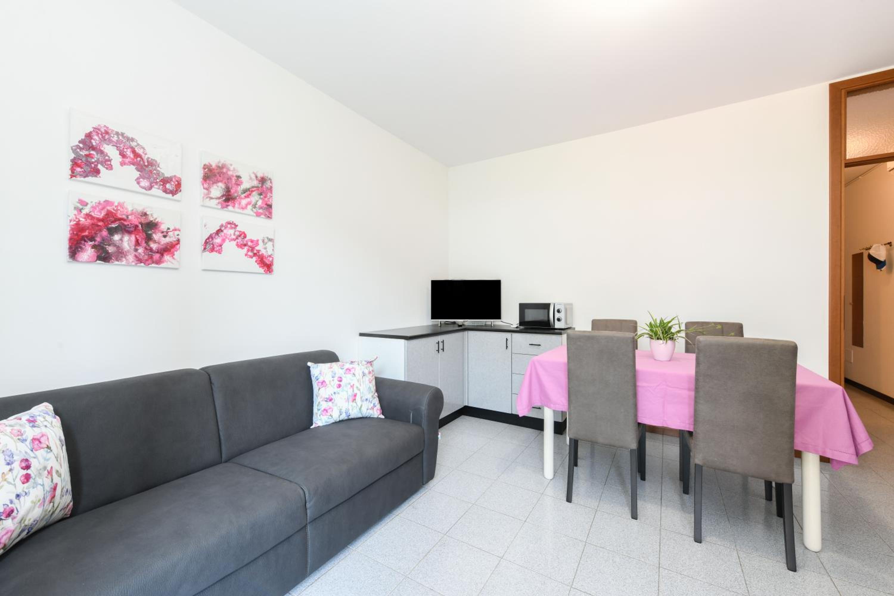 Breeze Apartment