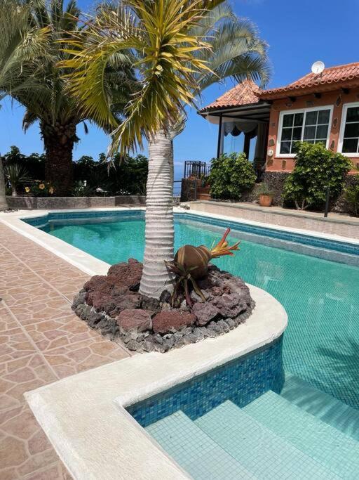 Maravilla Villa with Sea Views