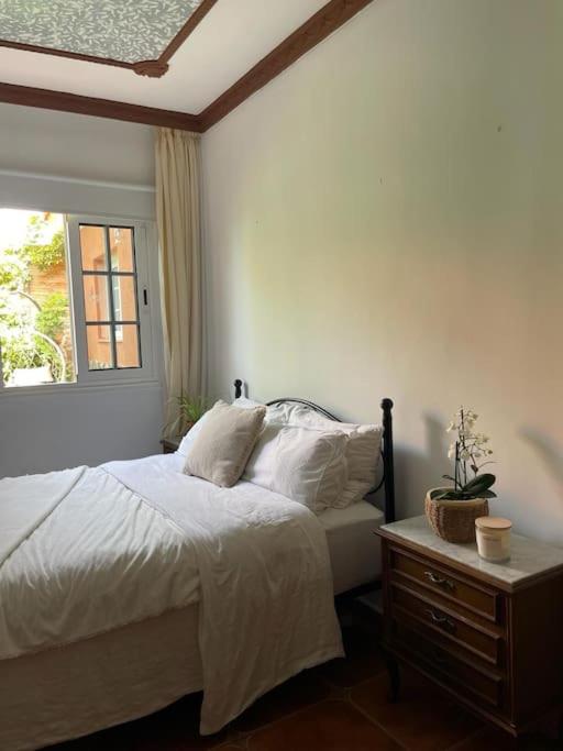 Maravilla Villa with Sea Views