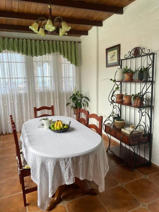 Maravilla Villa with Sea Views