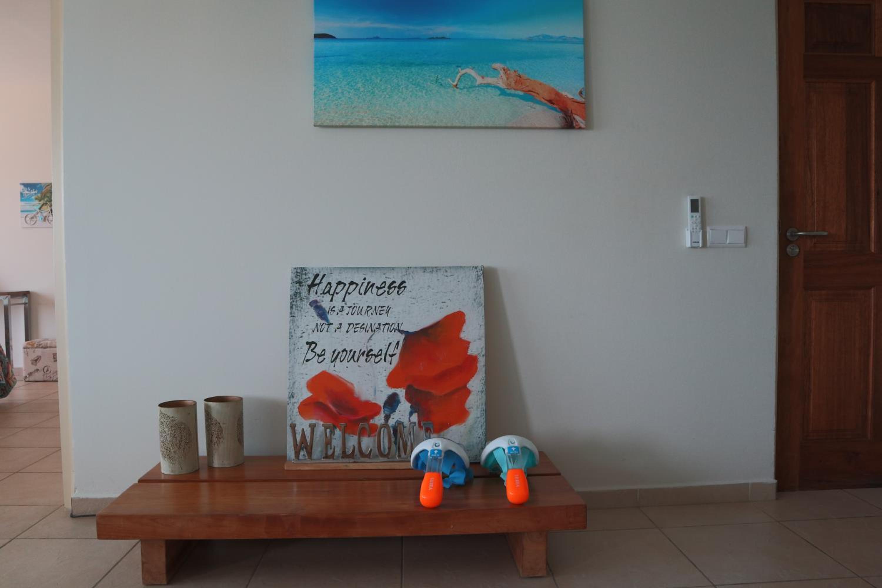 Beach front luxury living - 2 bedroom condo with sea view