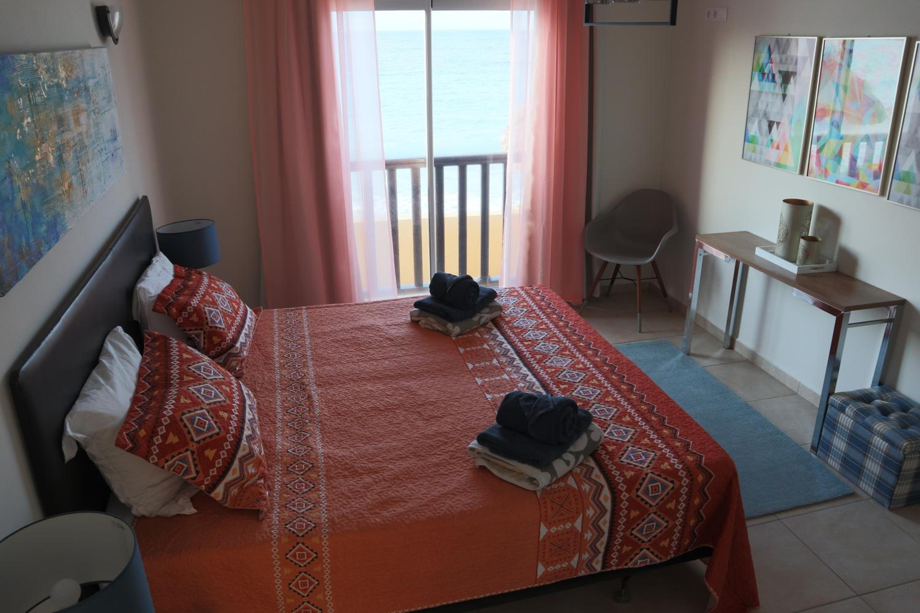 Beach front luxury living - 2 bedroom condo with sea view