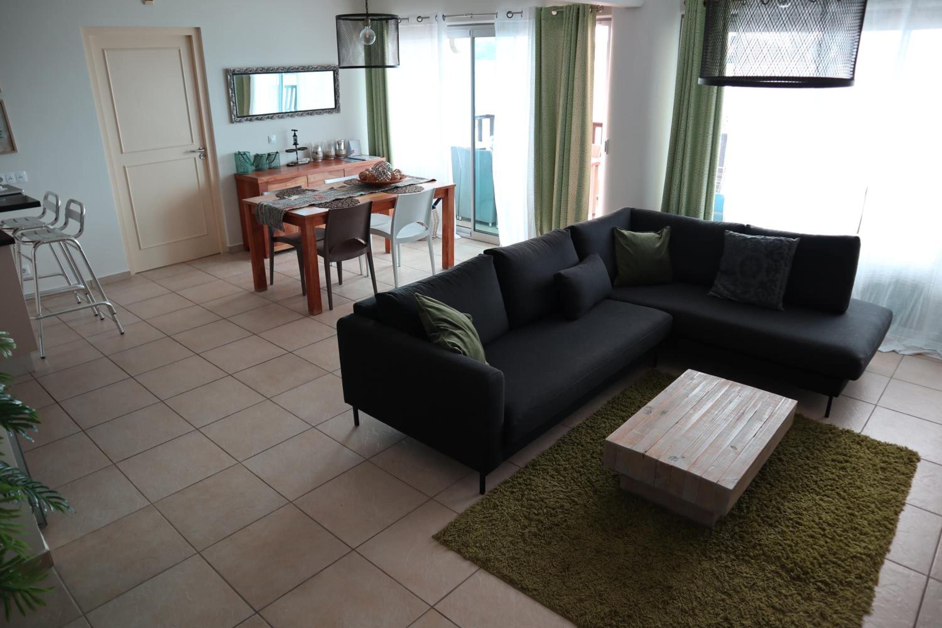 Beach front luxury living - 2 bedroom condo with sea view