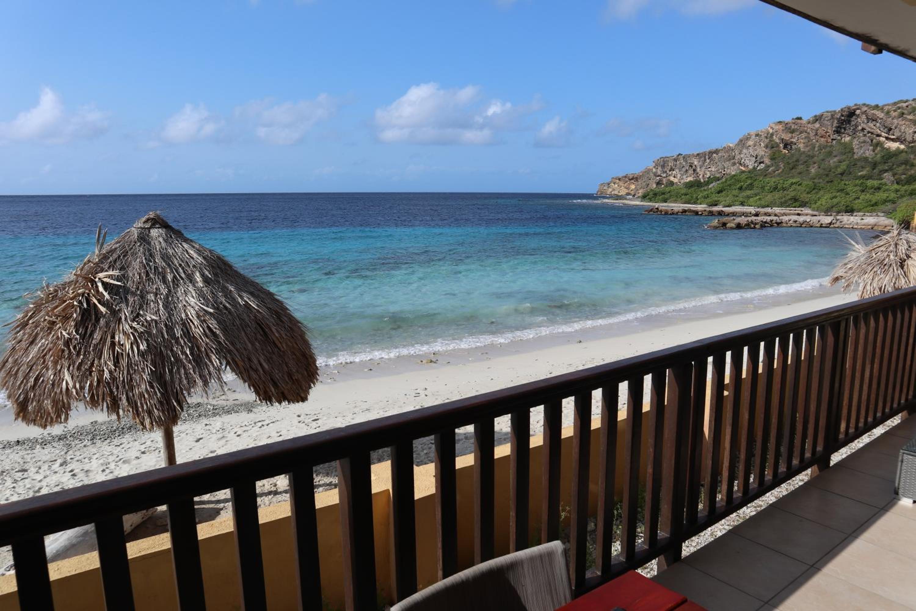 Beach front luxury living - 2 bedroom condo with sea view
