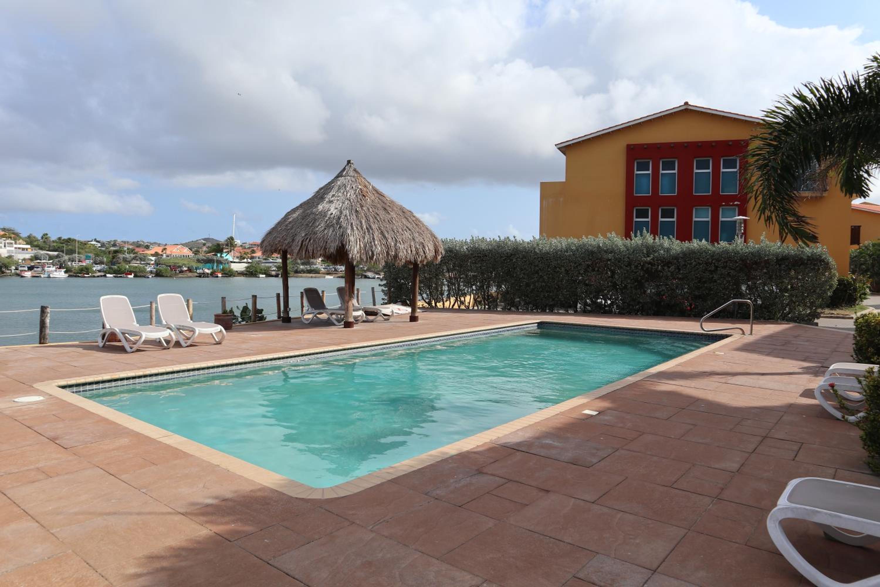 Beach front luxury living - 2 bedroom condo with sea view