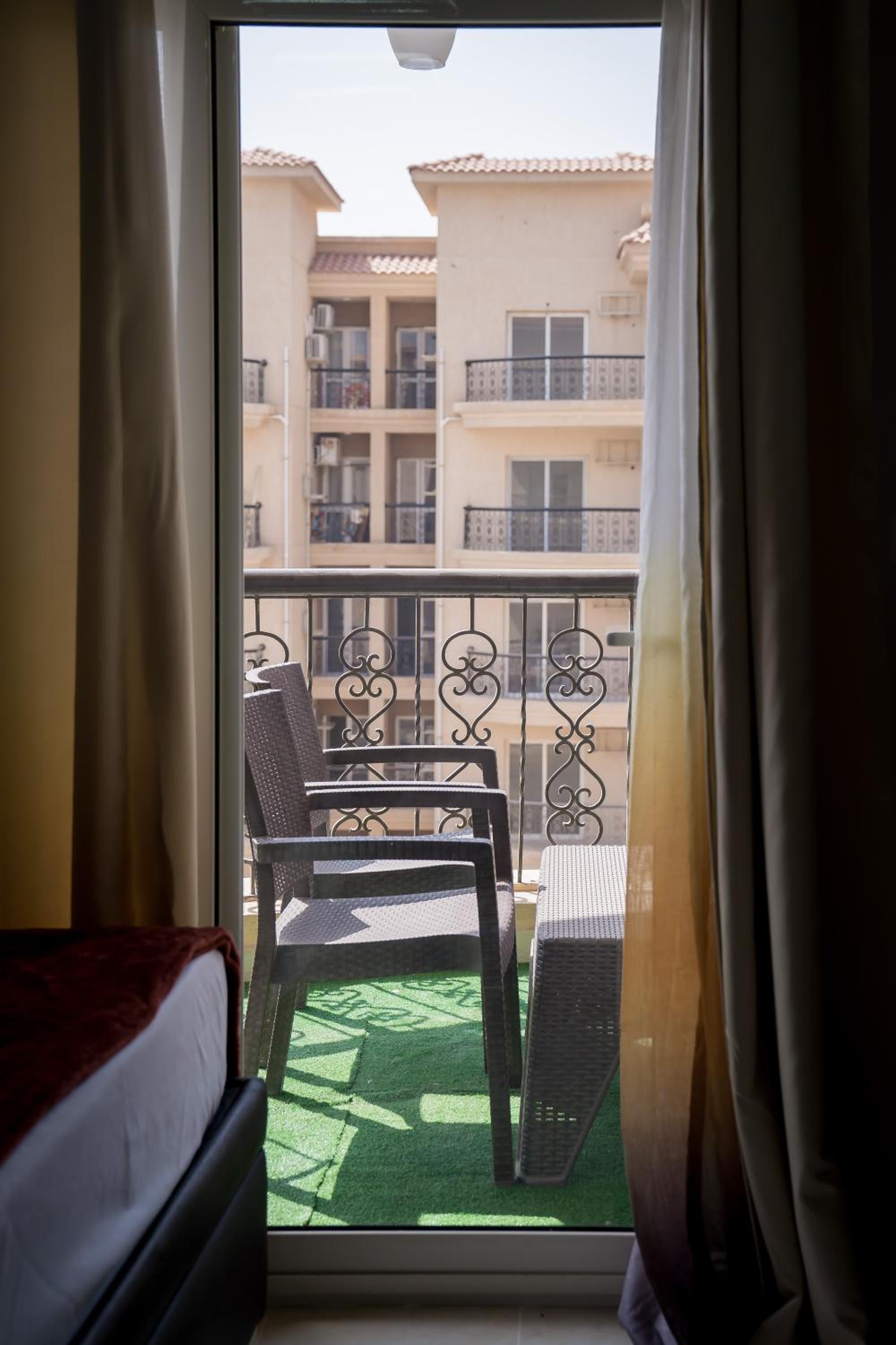 Sky High Harmony in Rehab - Peaceful Elegant apt