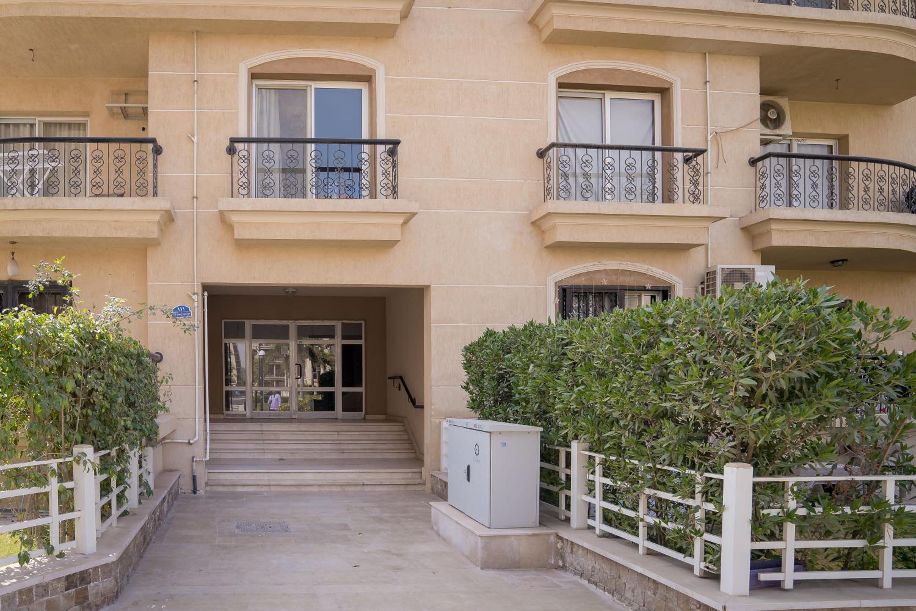 Sky High Harmony in Rehab - Peaceful Elegant apt