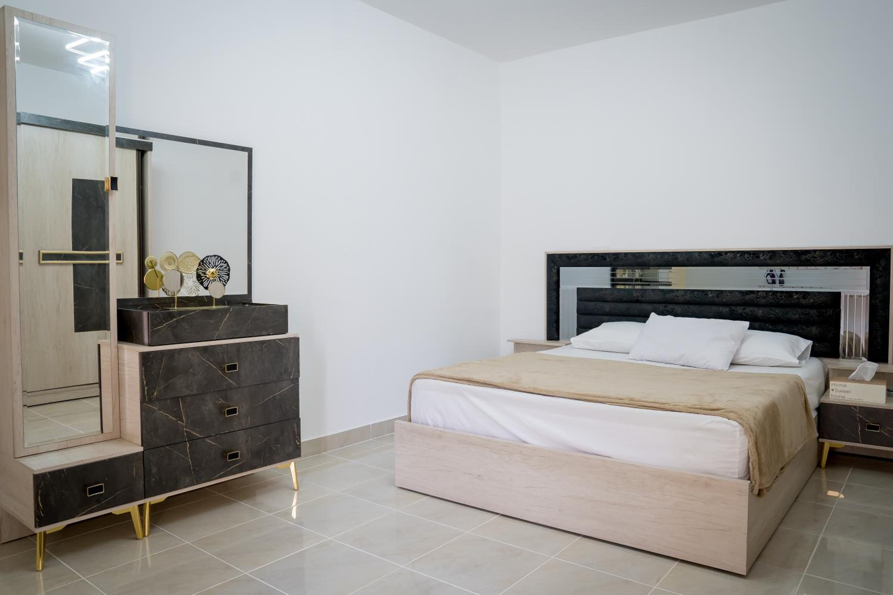 Sky High Harmony in Rehab - Peaceful Elegant apt